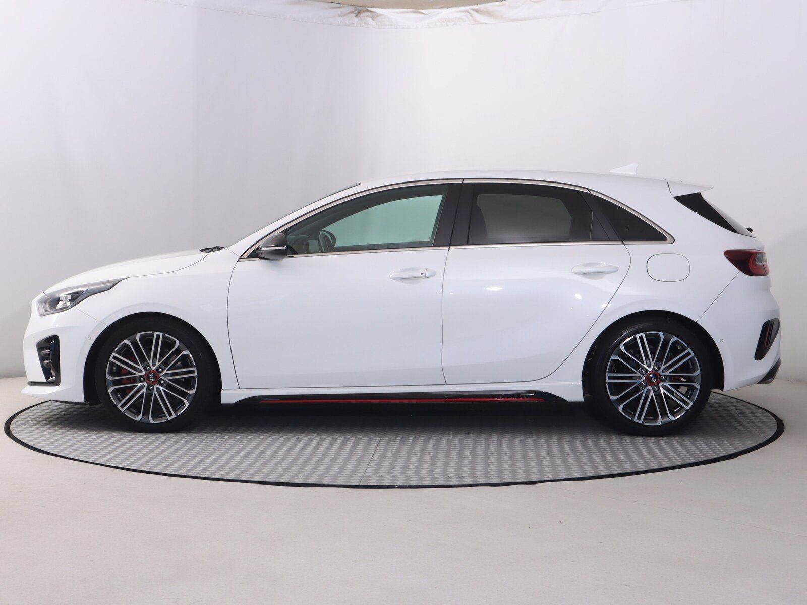 Kia Cee´d, 1.6 T-GDI GT, GT Line, Automat - fotka 3