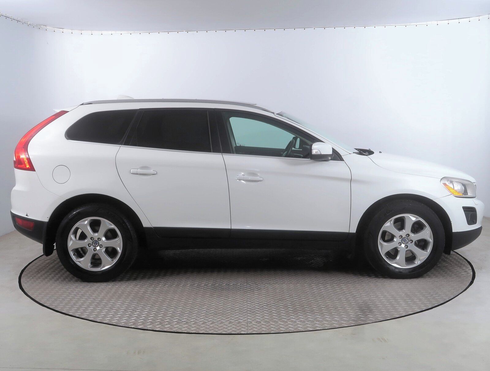 Volvo XC60, D5, Kinetic, 4X4, Automat - fotka 6