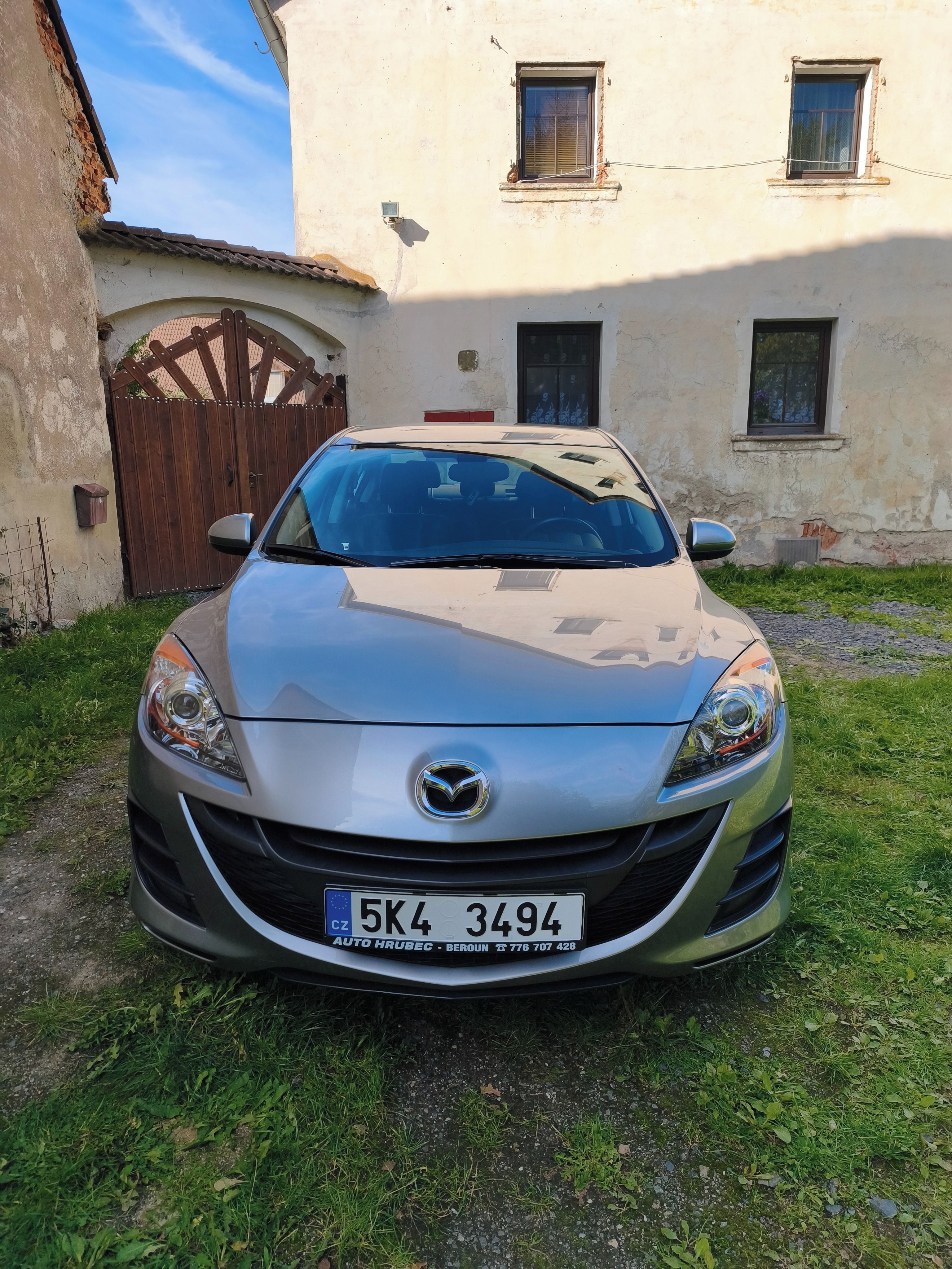 Mazda 3, Mazda 3 1.6 benzín 62 tisíc km - fotka 2