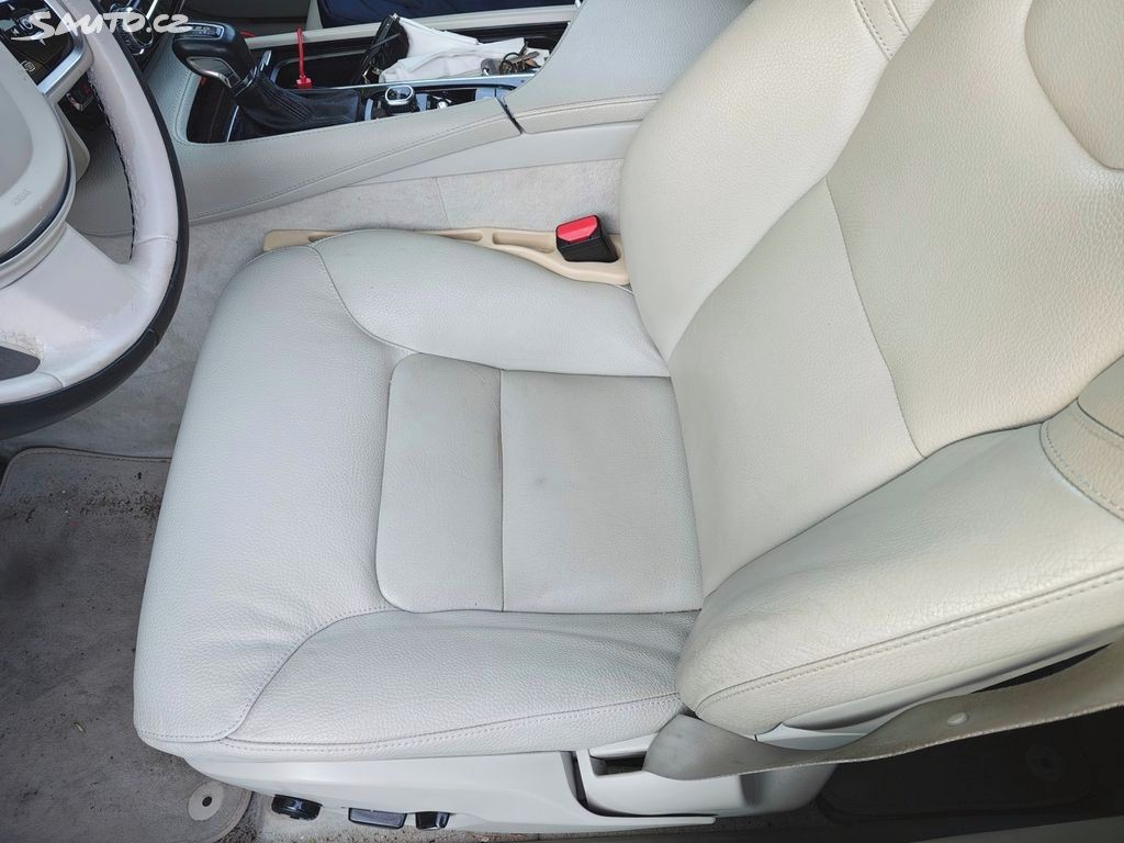 Volvo XC90, 2.0 D5 AWD / INSCRIP / AUDIO - fotka 6