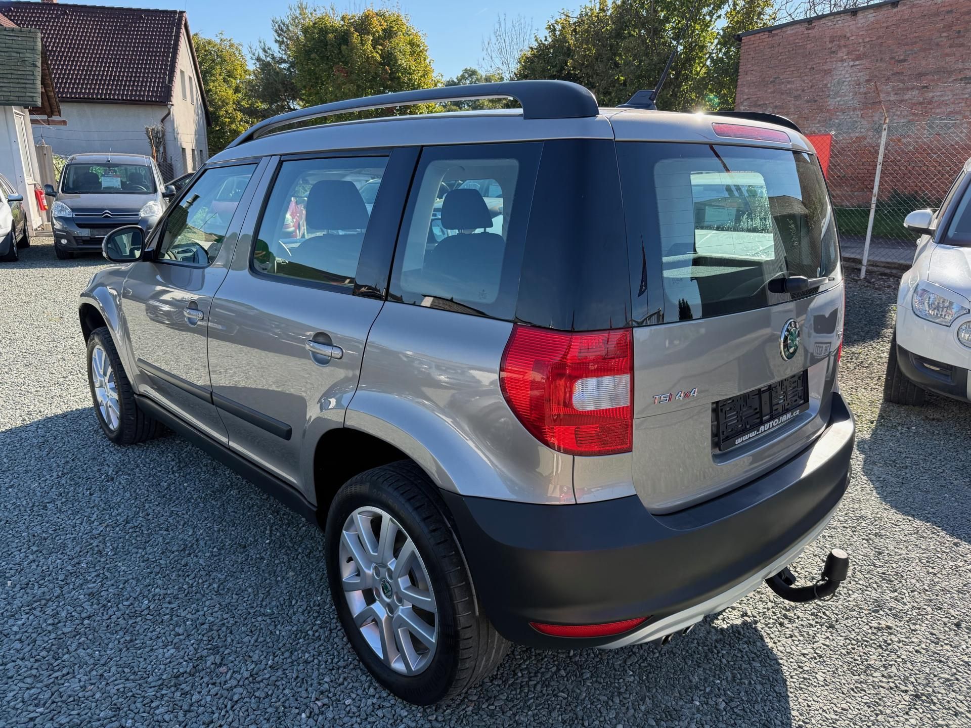 Škoda Yeti, 1.8 TSI 4x4 EXPERIENCE - fotka 4