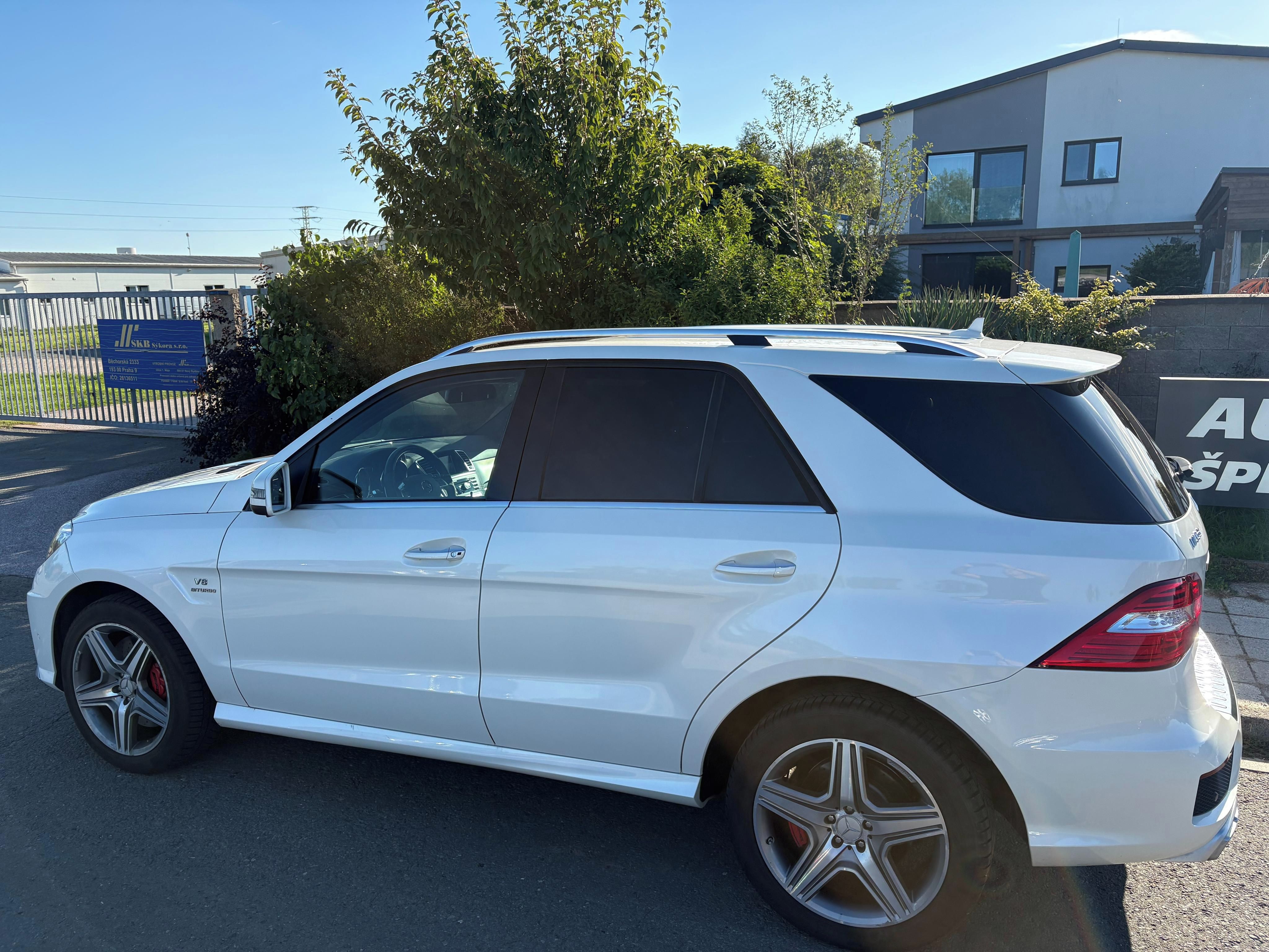 Mercedes-Benz ML, AMG 63 BITURBO - fotka 5