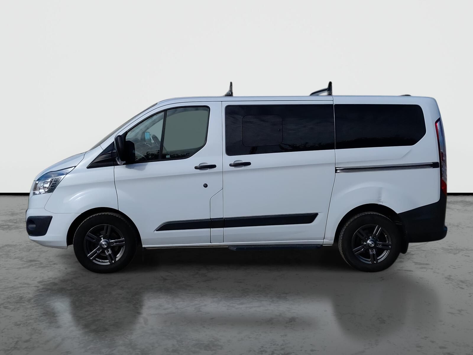 Ford Tourneo Custom, 2.0 EcoBlue, Klima, ČR, 1Maj - fotka 3