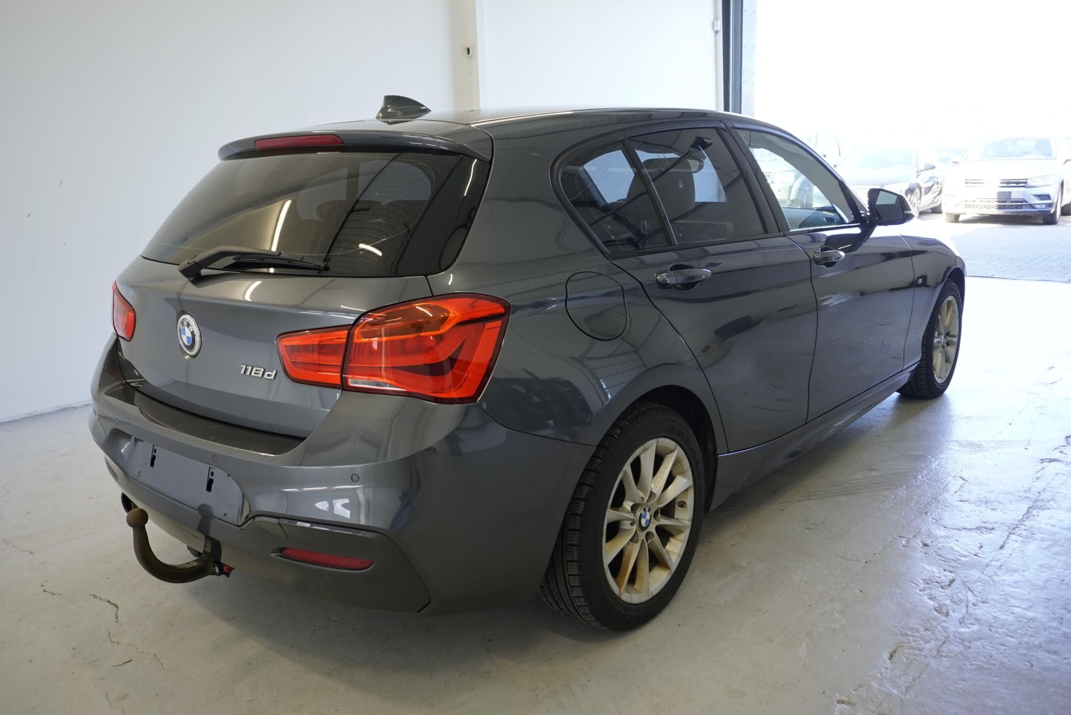 BMW Řada 1, 2,0 M-SPORT AUT. - fotka 5