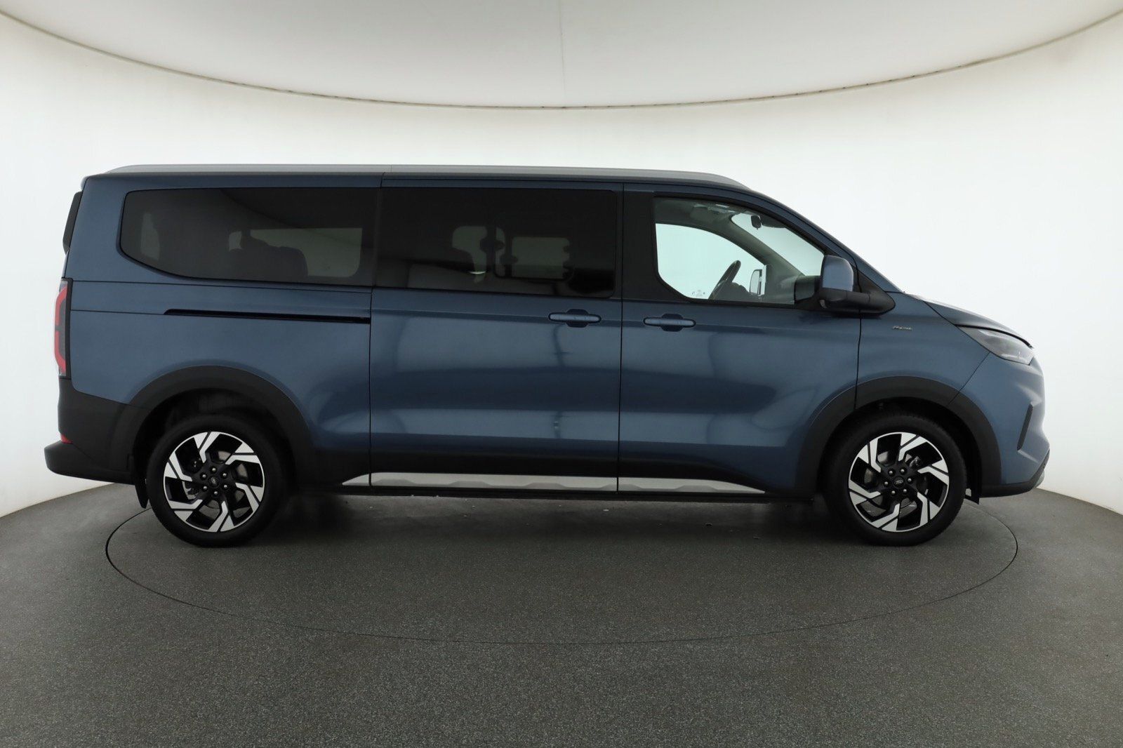 Ford Tourneo Custom, 2.0 EcoBlue AWD, Active, Klima - fotka 6