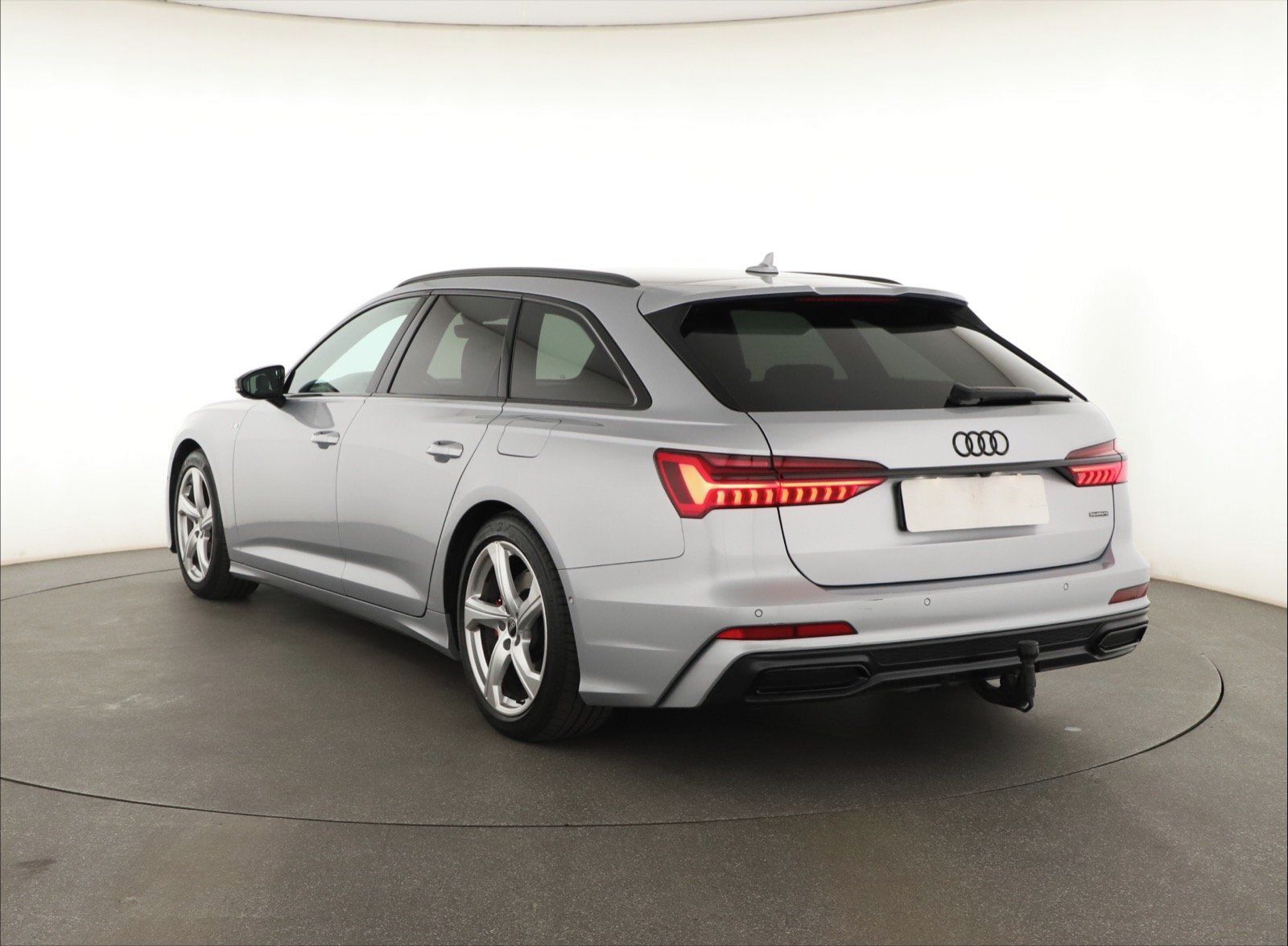 Audi A6, 55 TFSI e, S line - fotka 3