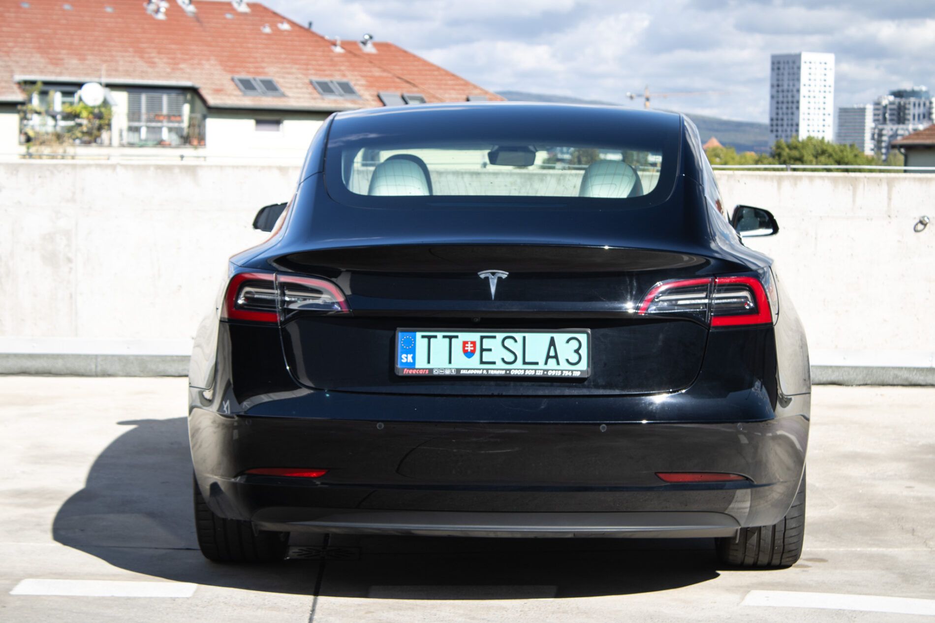 Tesla Model 3 - fotka 6