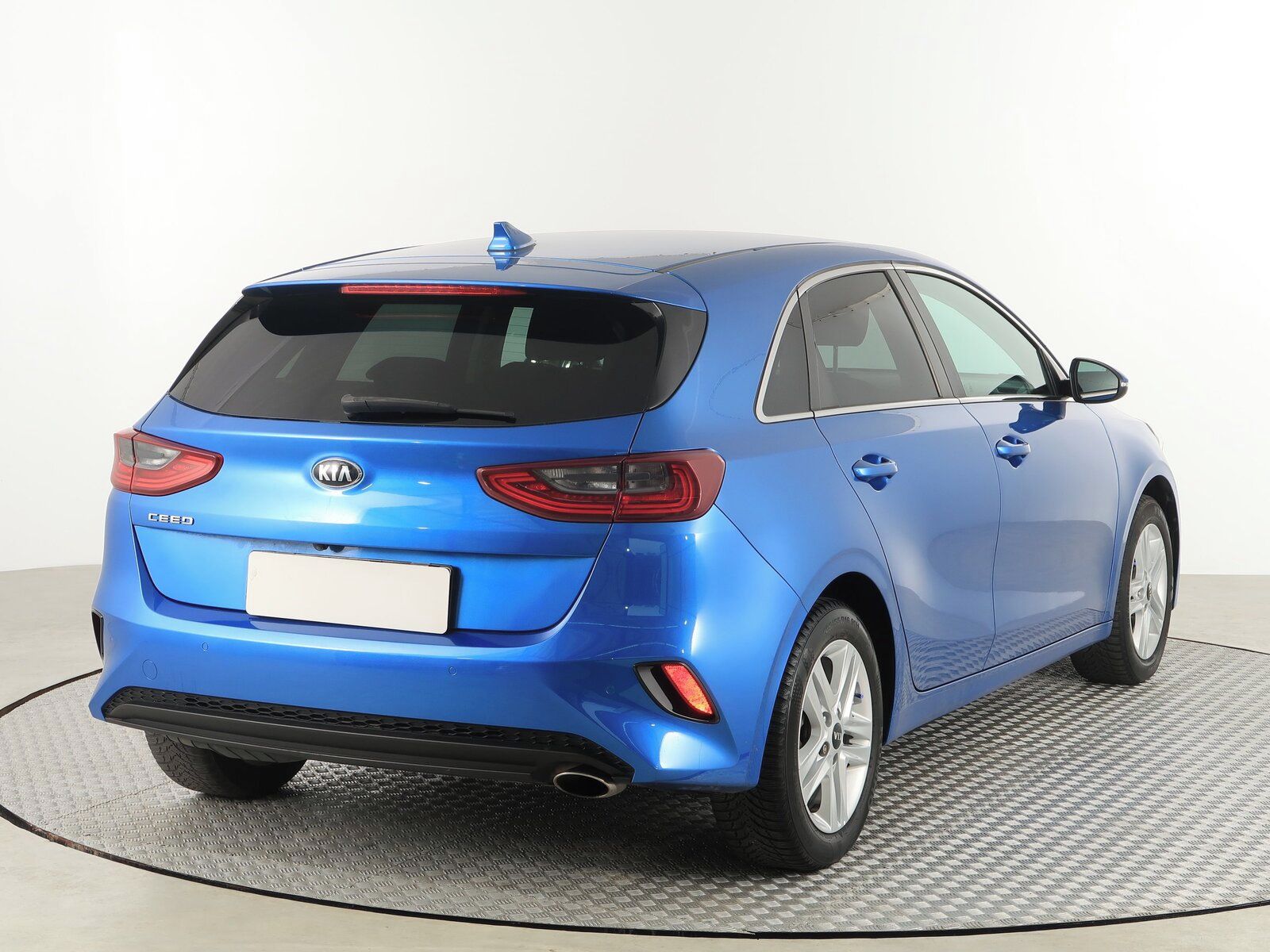 Kia Cee´d, 1.6 CRDi, Silver, Serv.kniha - fotka 5