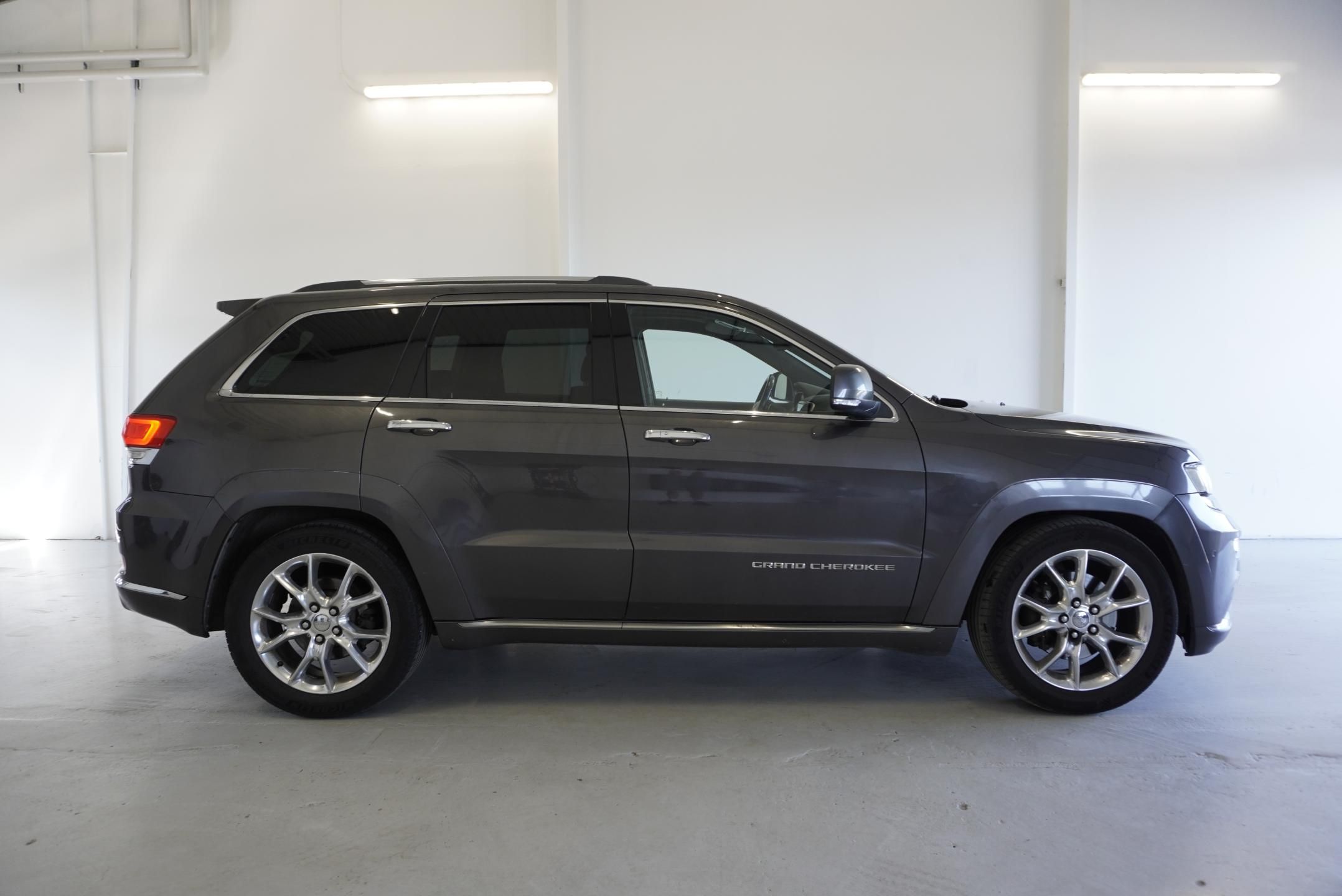 Jeep Grand Cherokee, 3,0 V6 SUMMIT CRD  4WD AUT. - fotka 4