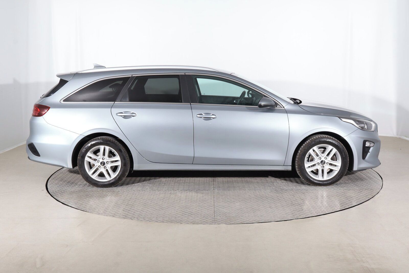 Kia Cee´d, 1.6 CRDi MHEV, Automat - fotka 6