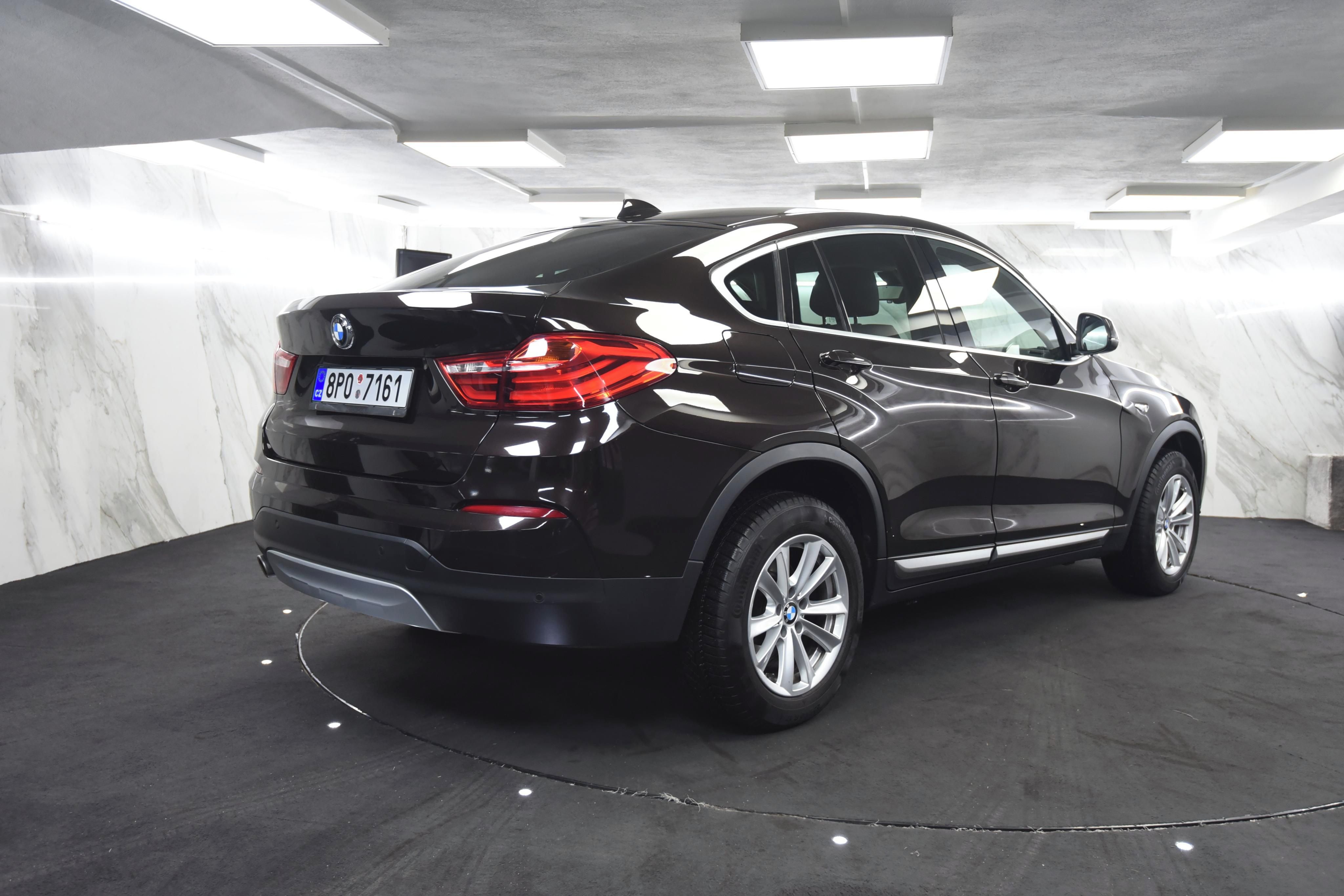 BMW X4, X4 XDRIVE 20D - Servisováno - fotka 2