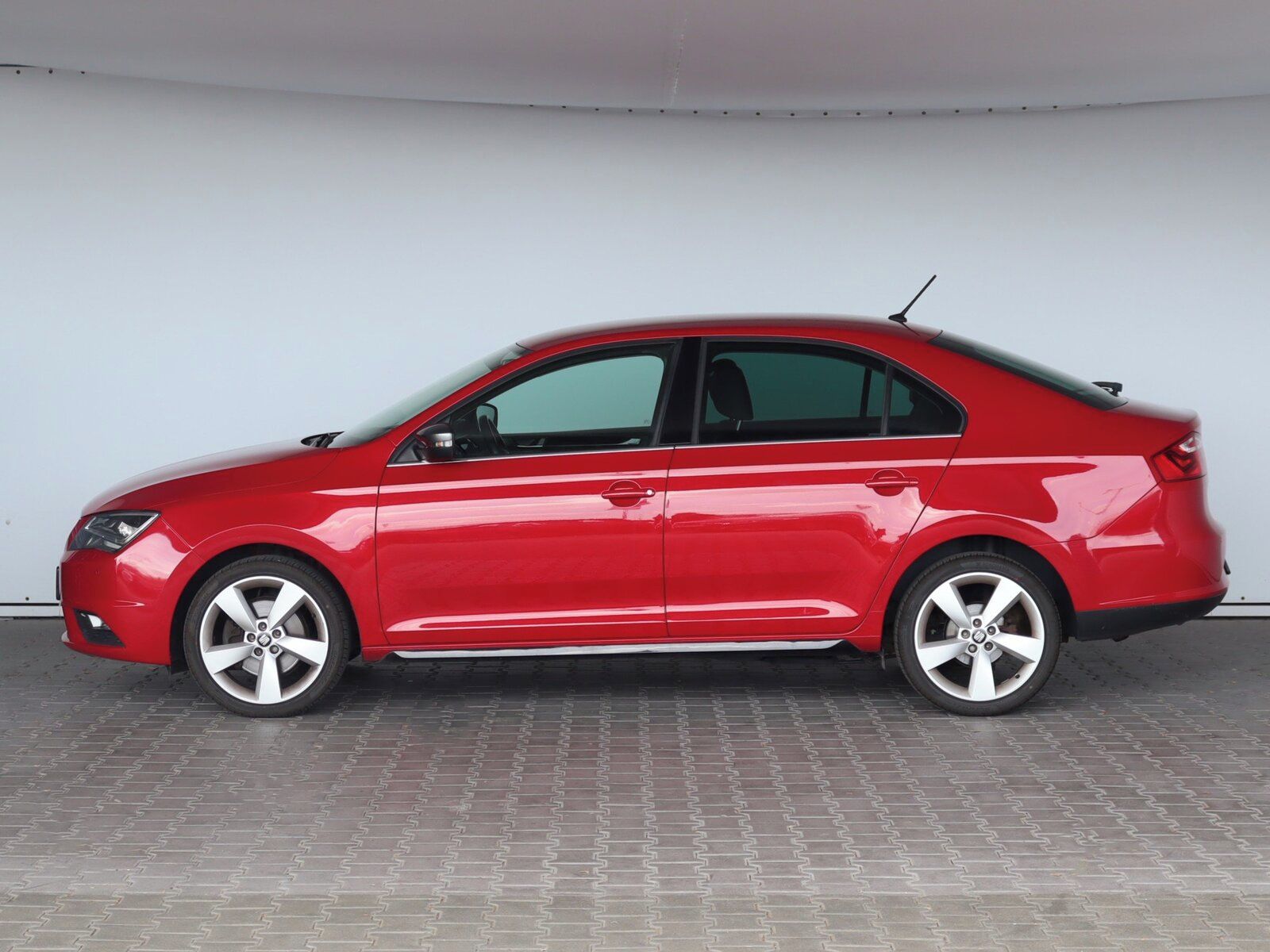 Seat Toledo, 1.0 TSI, FR-Line, Serv.kniha - fotka 3