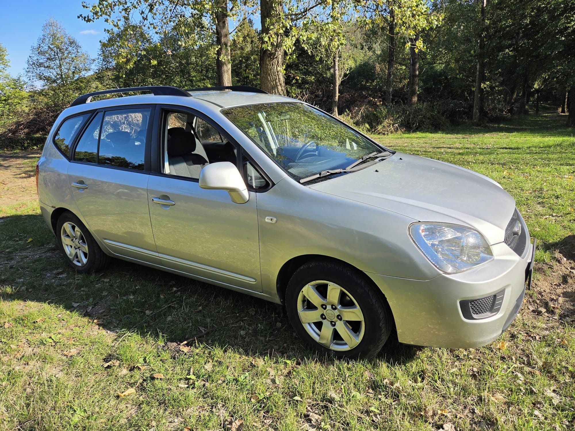 Kia Carens, 2.0 tdi, 1. majitel - fotka 5