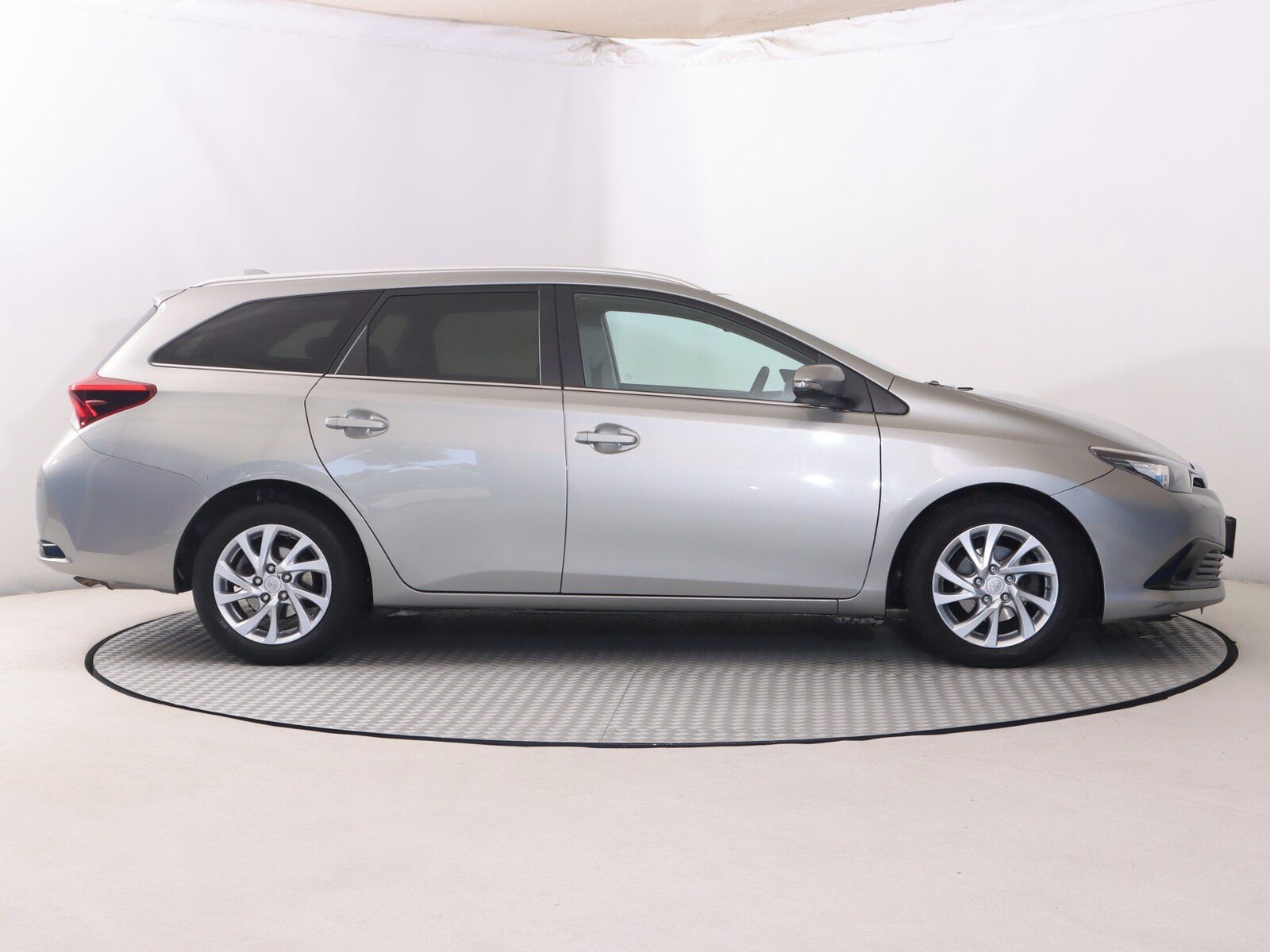 Toyota Auris, 1.6 D-4D - fotka 6