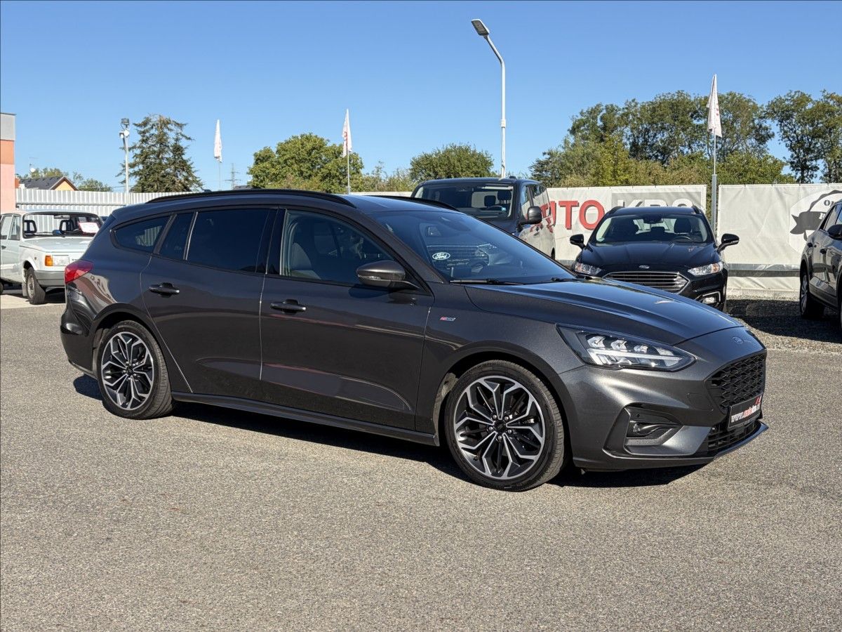 Ford Focus, 1,5 EB 111KW ST-Line,1.Maj,Nav - fotka 2