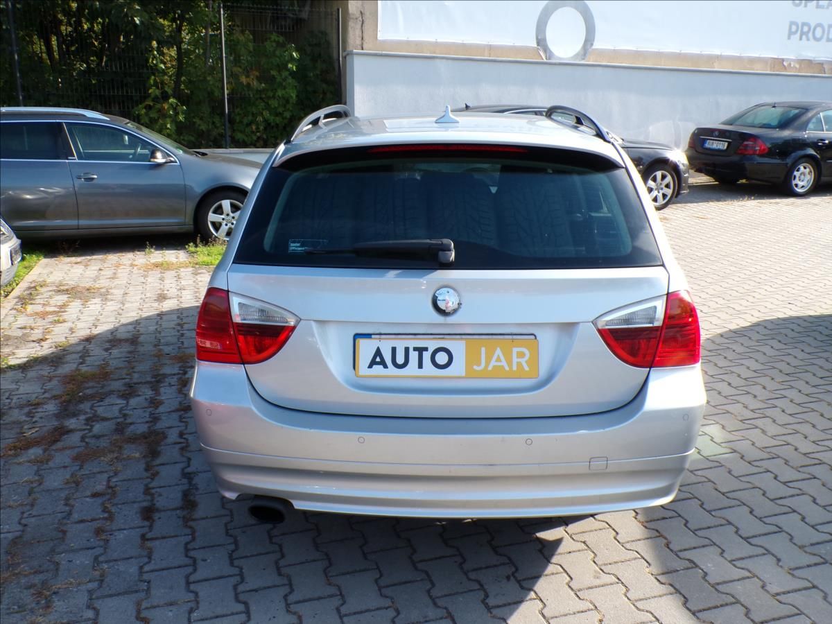 BMW Řada 3, 2,0 318D  KLIMATIZACE - fotka 5
