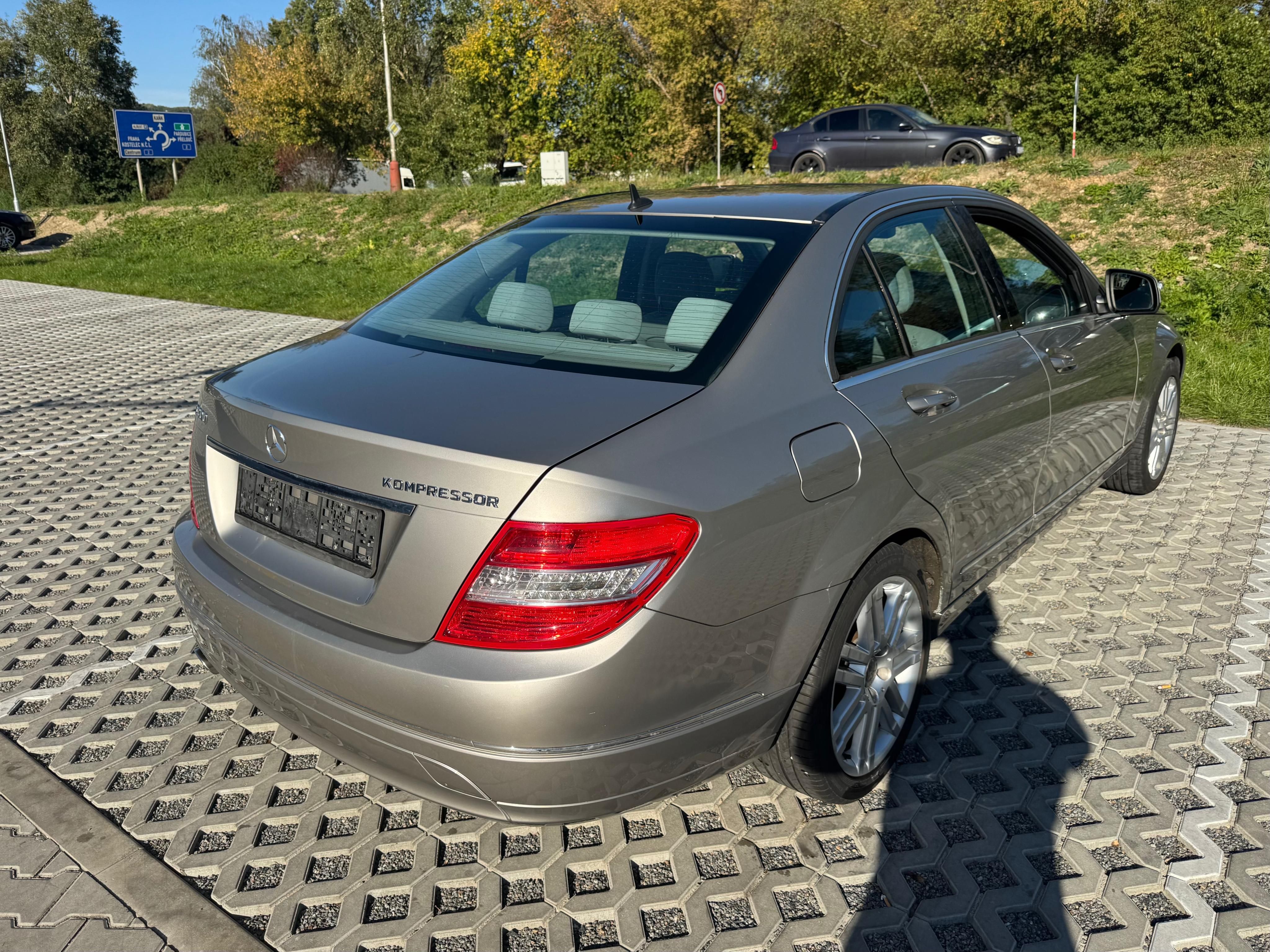 Mercedes-Benz Třídy C, 200 Kompressor 135kW.Xenon - fotka 6