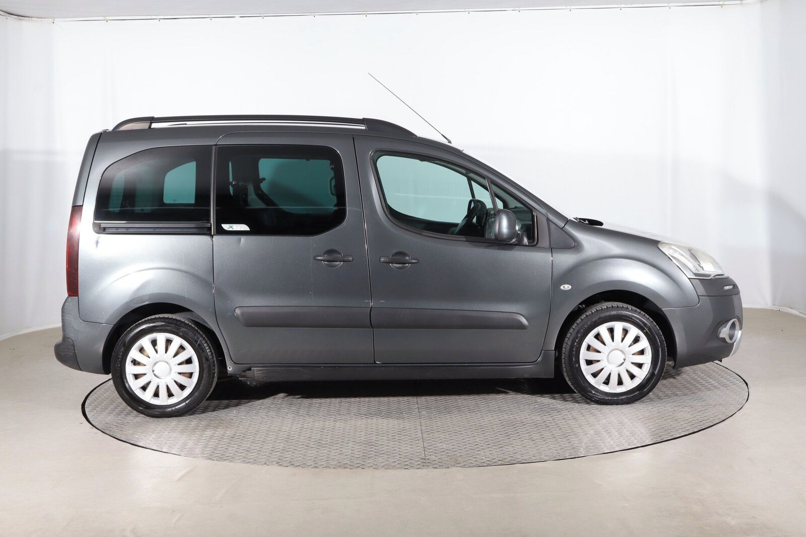 Citroën Berlingo, 1.6 HDi, XTR, 5Míst, ČR, 1Maj - fotka 6