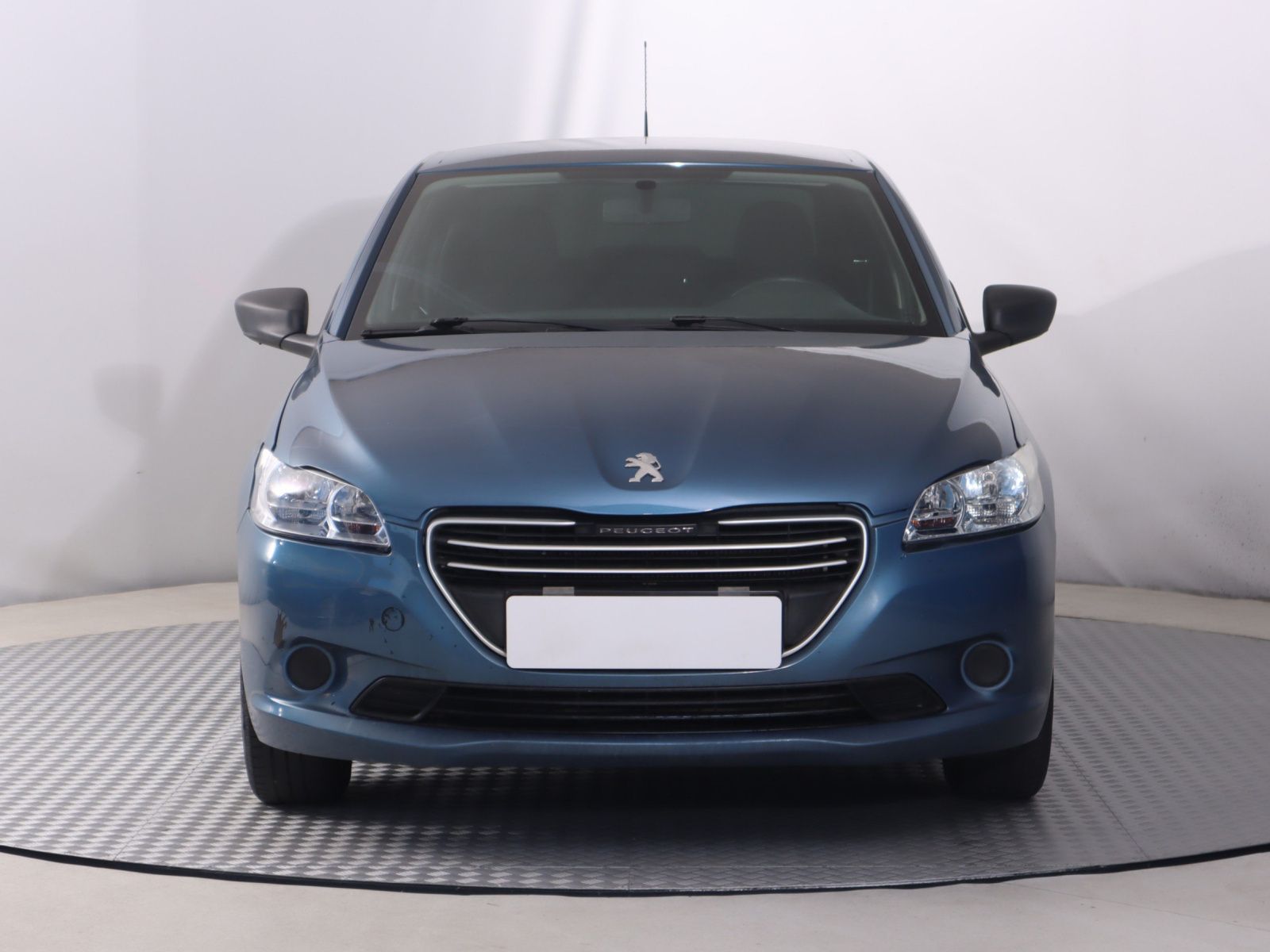 Peugeot 301, 1.2 VTi, udržované - fotka 2