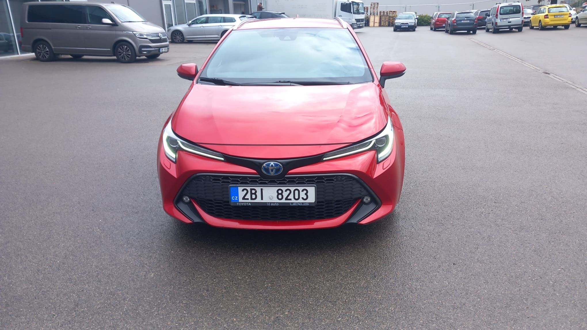 Toyota Corolla, 2.0 Hybrid e-CVT Comfort TS - fotka 2