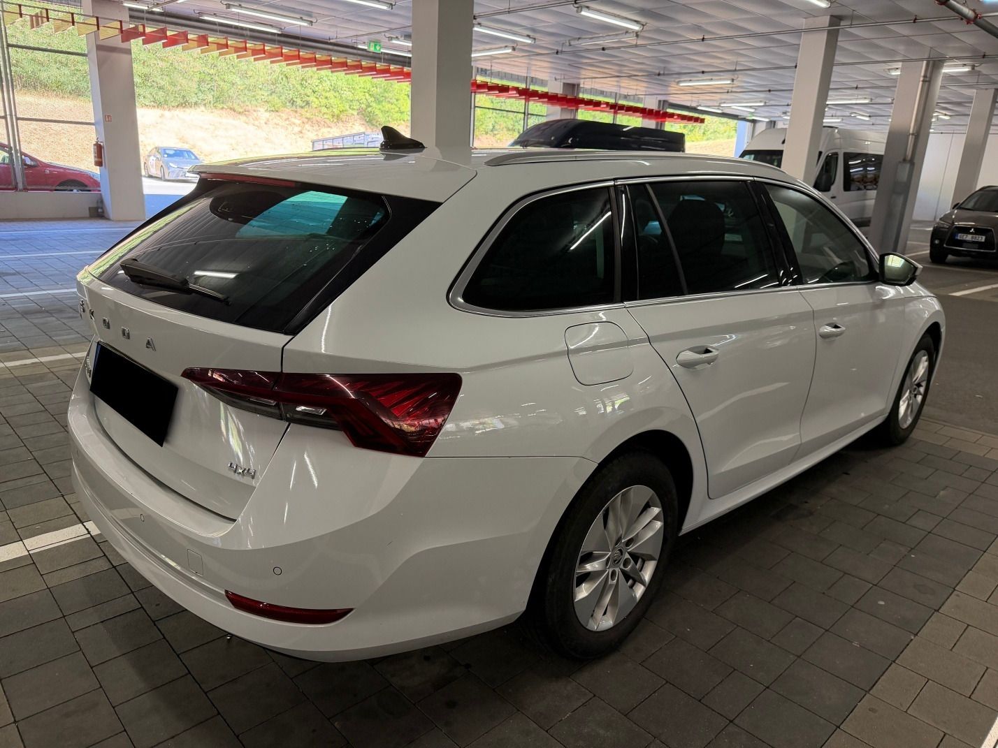 Škoda Octavia, 2.0TDi Style 110kW DSG 4x4 - fotka 3