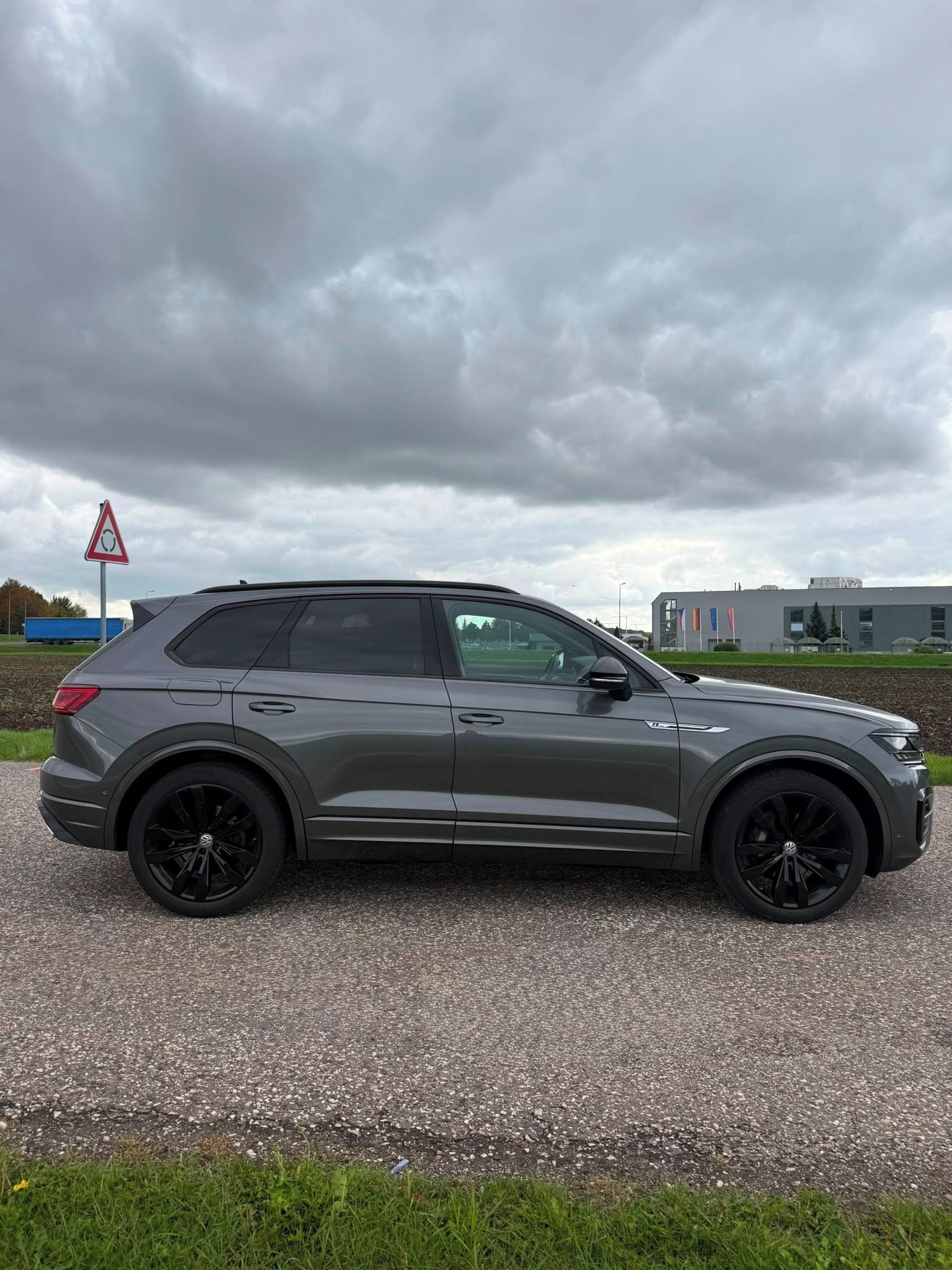 Volkswagen Touareg, R-LINE 3.0 TDI 210kW - fotka 6