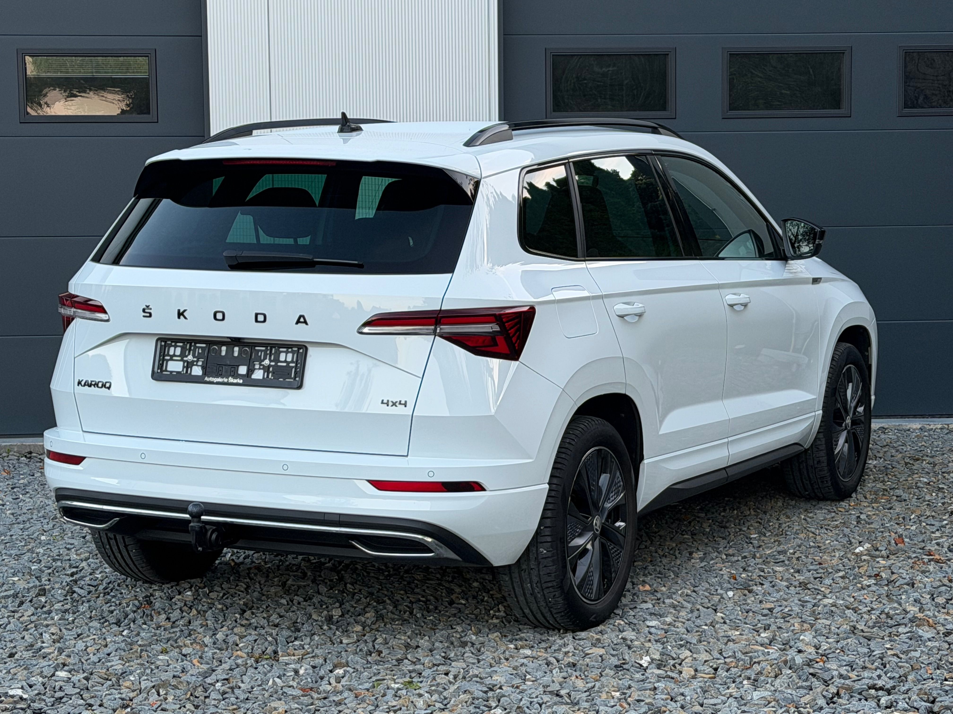 Škoda Karoq, SPORT 2.0TSI 140KW 4x4 TAŽNÉ - fotka 4