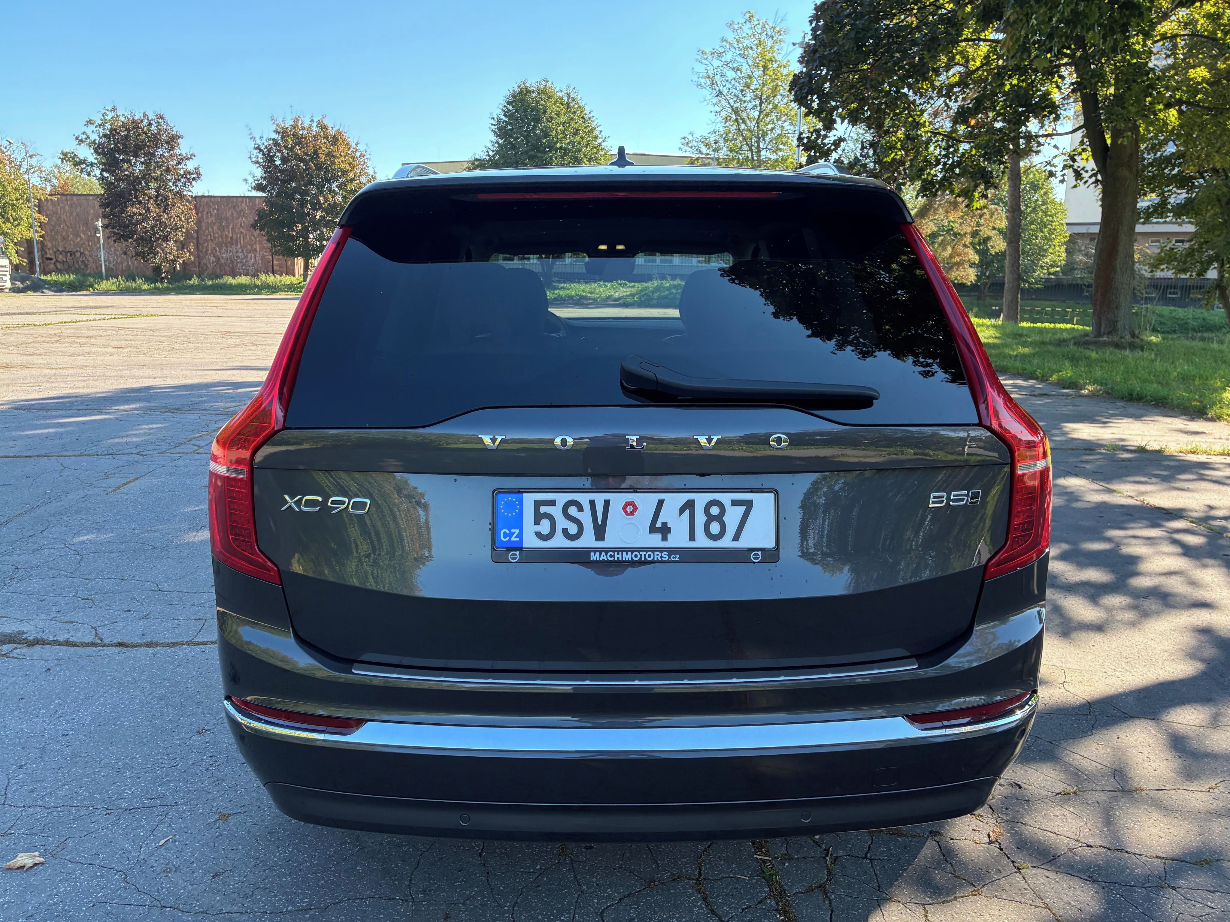 Volvo XC90, Volvo XC90 B5 AWD PLUS Bright - fotka 4