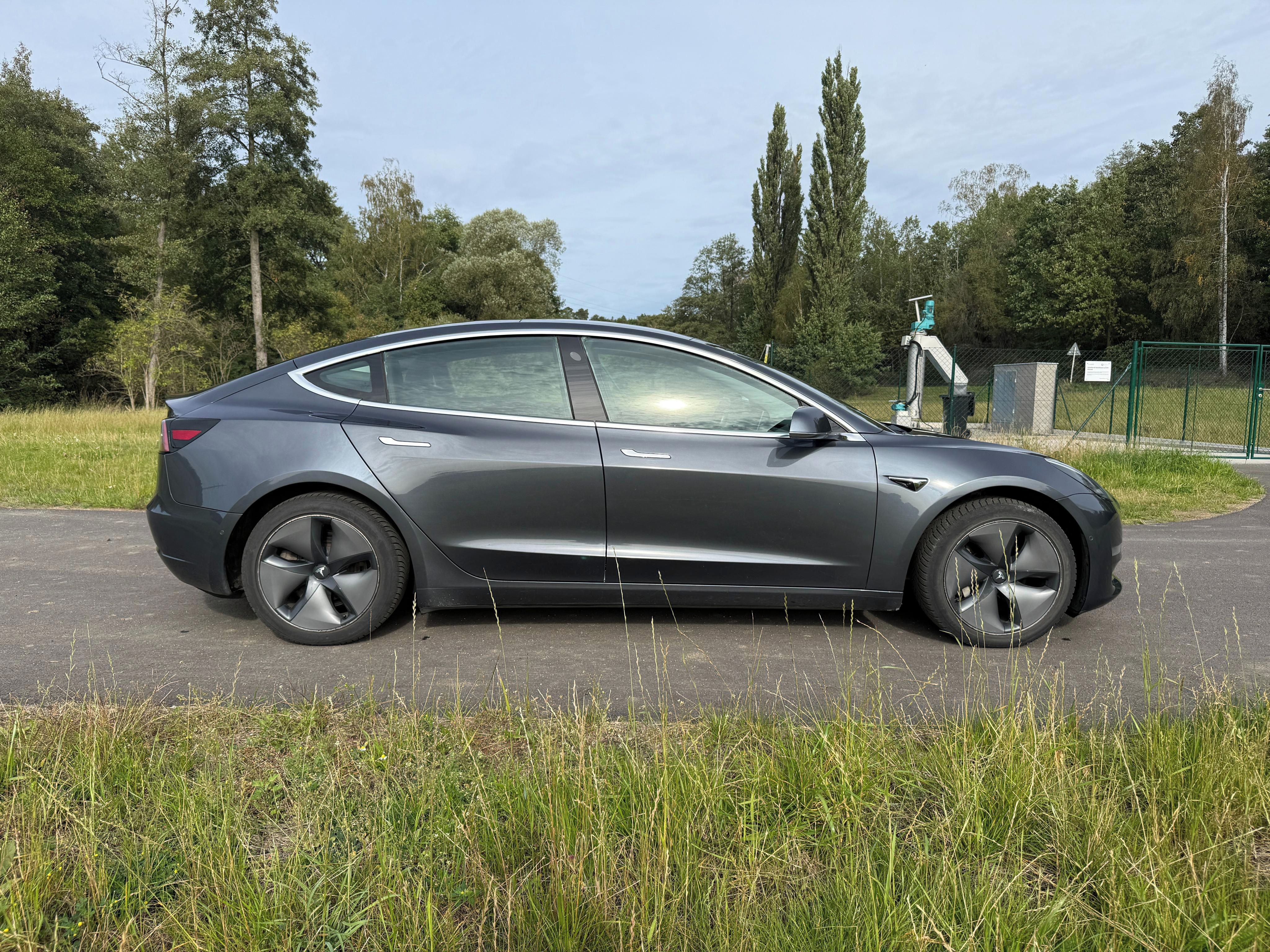 Tesla Model 3, Long Range AWD, SOH 82,7 % - fotka 6