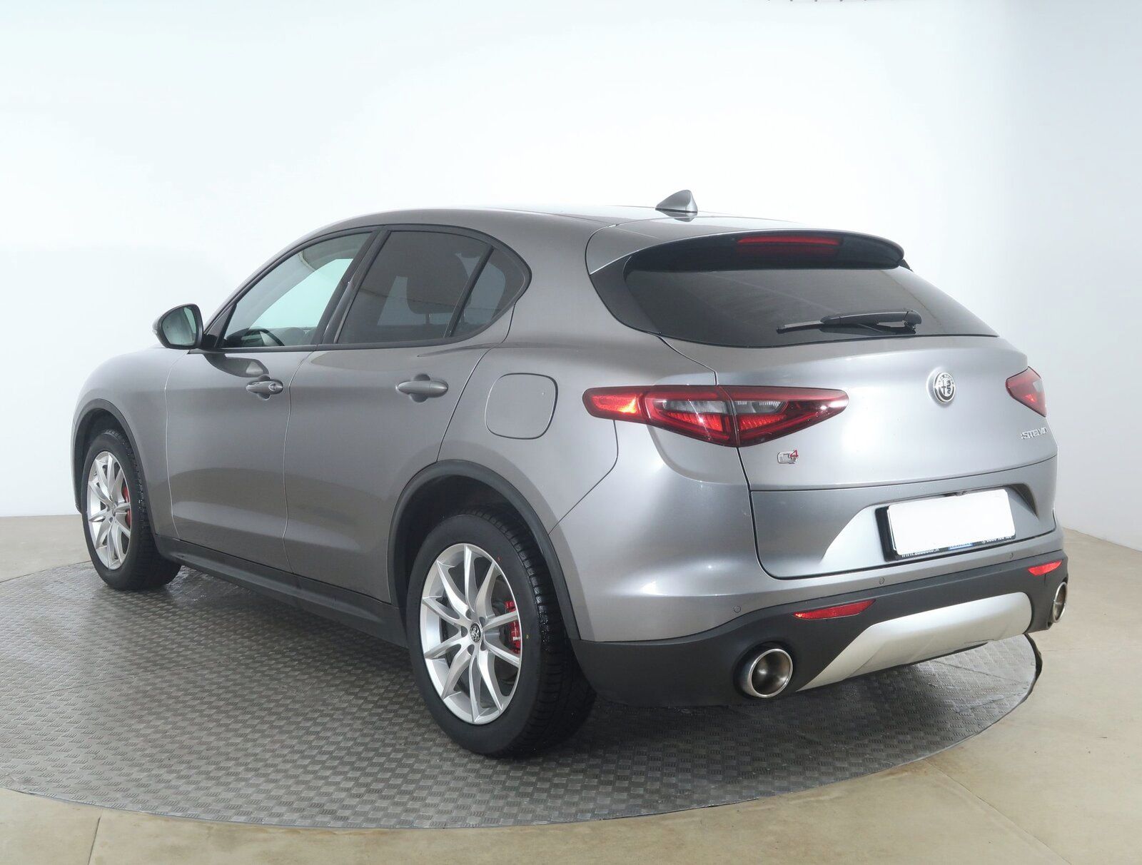 Alfa Romeo Stelvio, 2.2 Diesel, 4X4, Automat - fotka 4