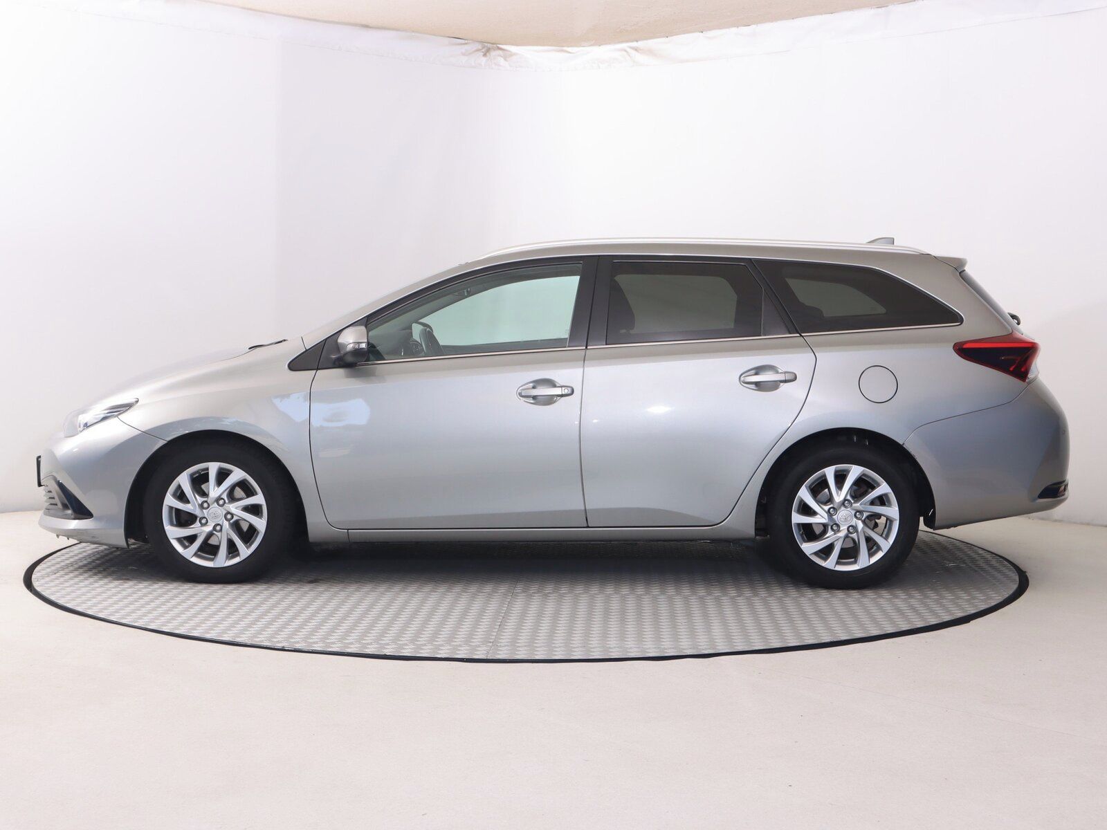 Toyota Auris, 1.6 D-4D - fotka 3