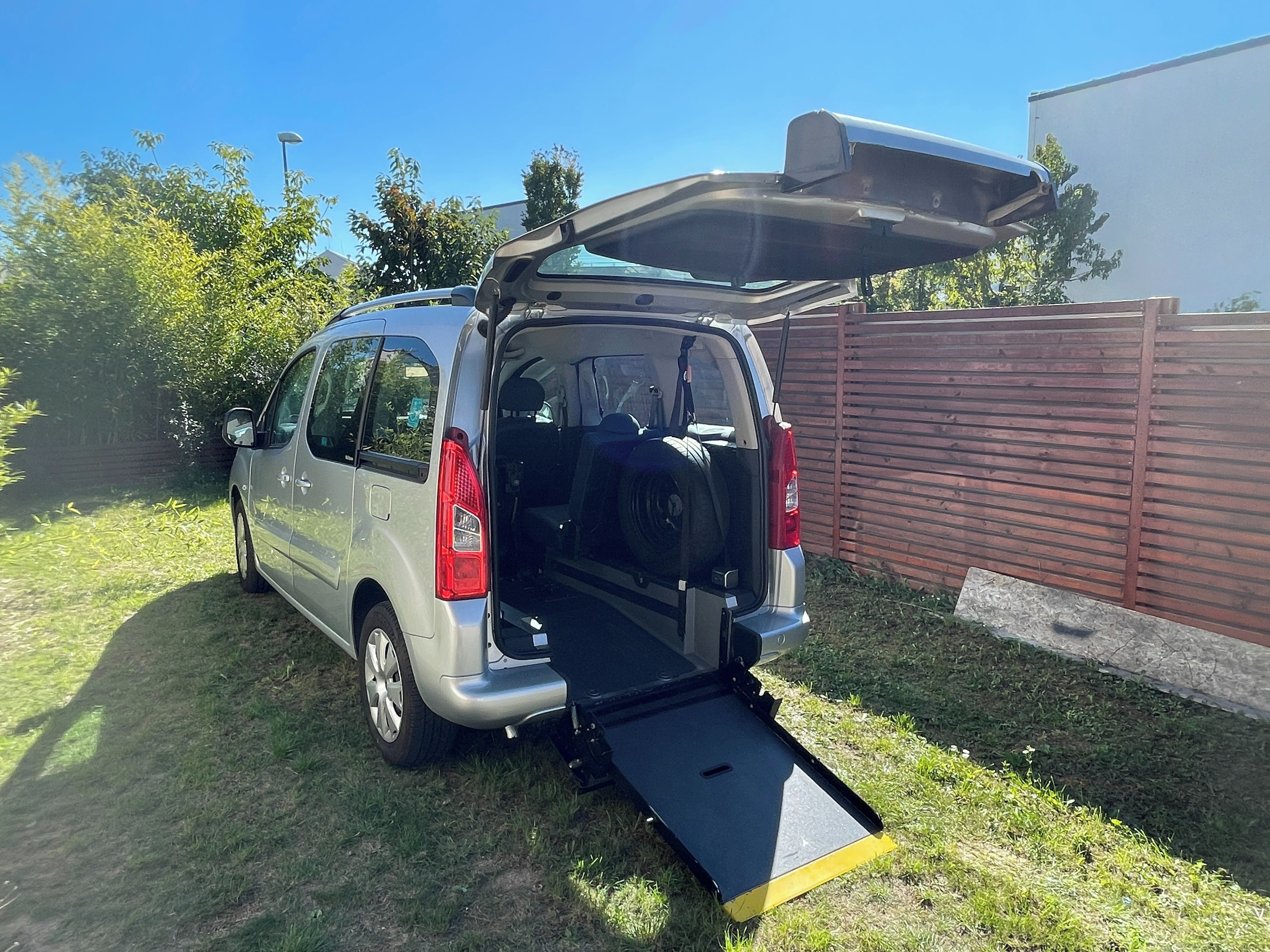 Citroën Berlingo, PRO PŘEVOZ VOZÍČKÁŘE - fotka 2