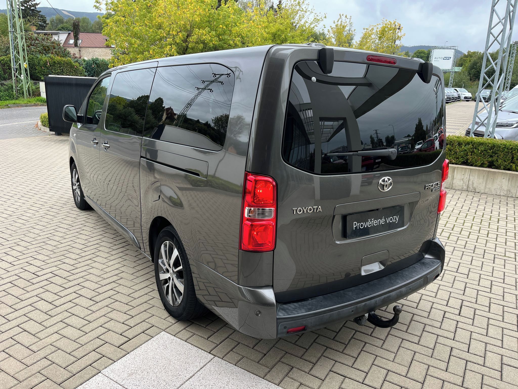 Toyota Proace Verso, 2.0 D 177k L2 VIP Webasto 8AT - fotka 4