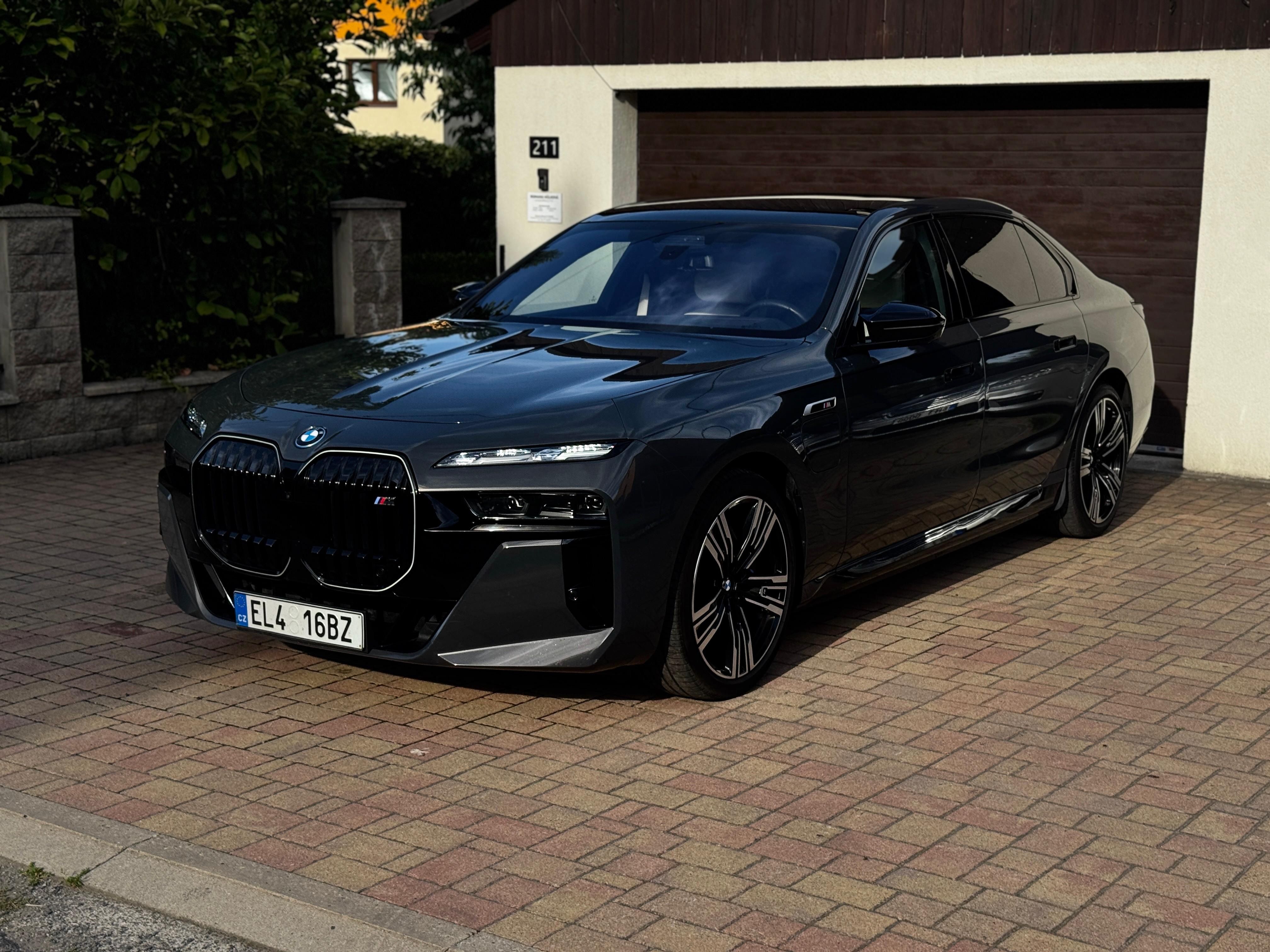 BMW Řada 7, M760e ZÁRUKA 3/27,PŮVOD CZ