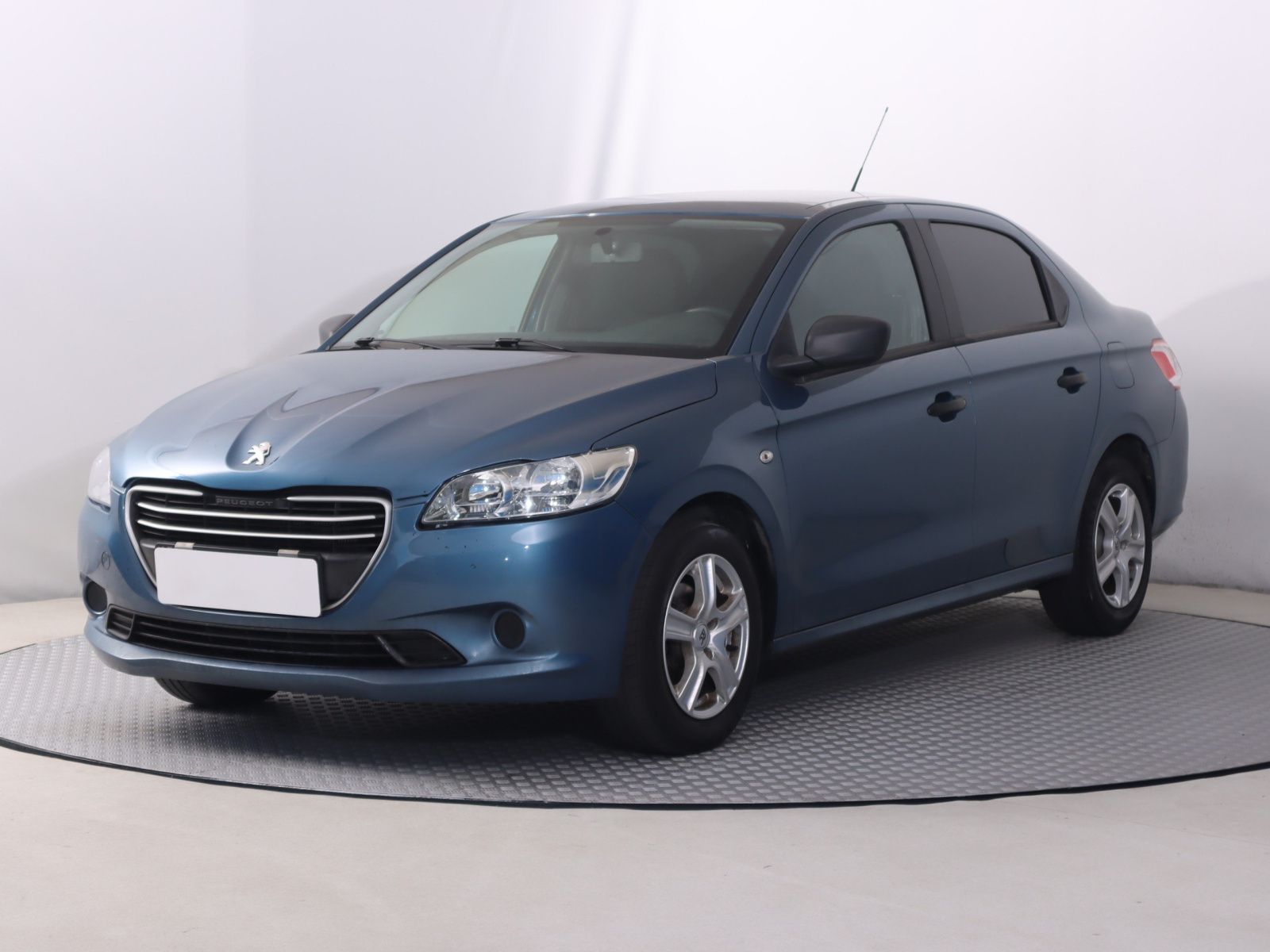 Peugeot 301, 1.2 VTi, udržované - fotka 3