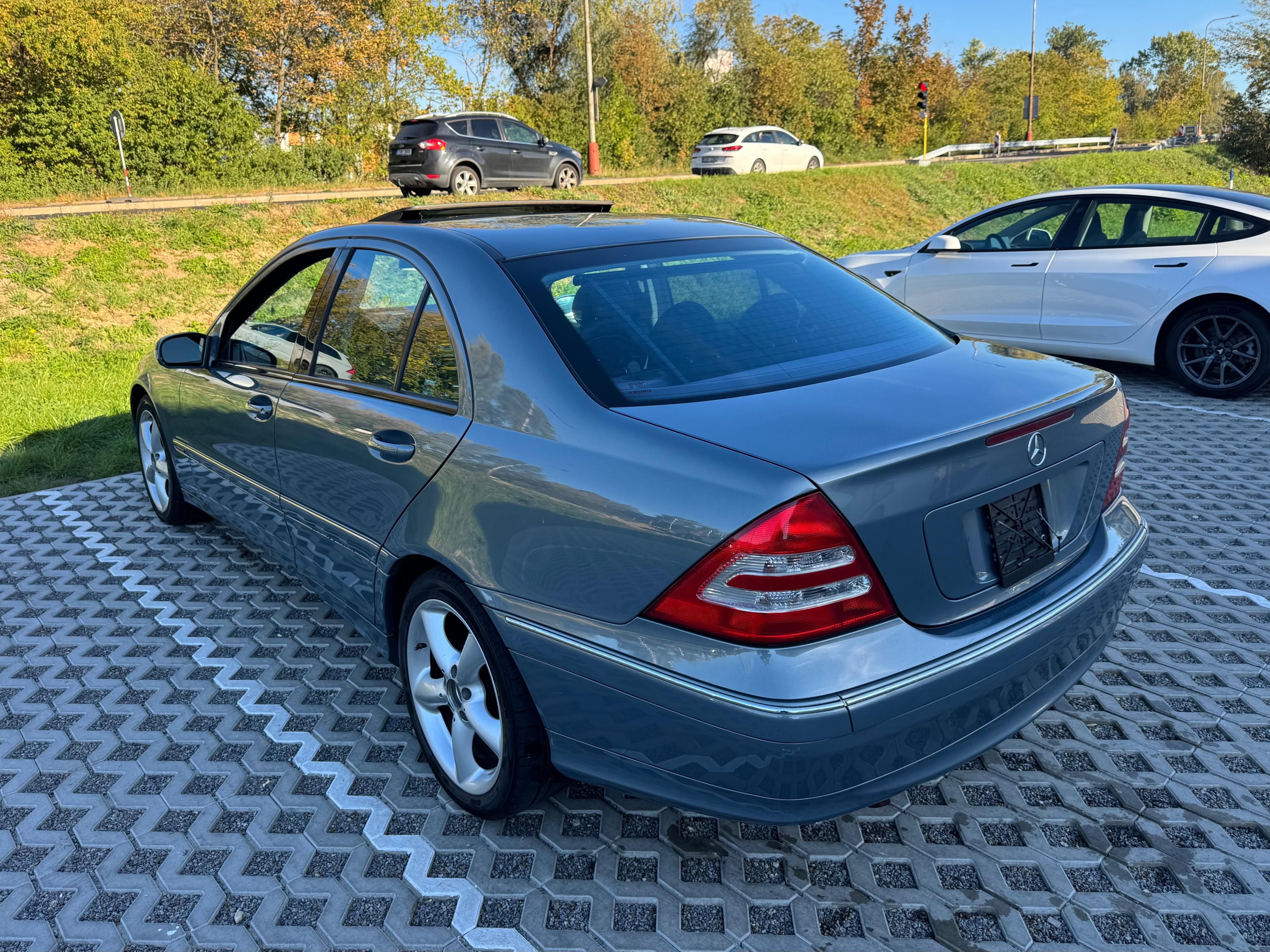 Mercedes-Benz Třídy C, 230 Kompressor 141kW.Sport - fotka 4