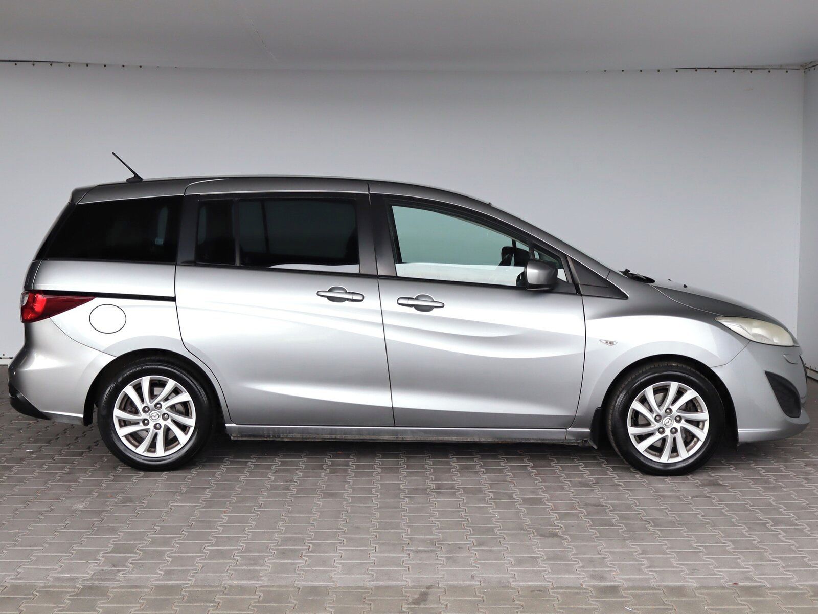 Mazda 5, 2.0, 7 míst, po STK - fotka 6