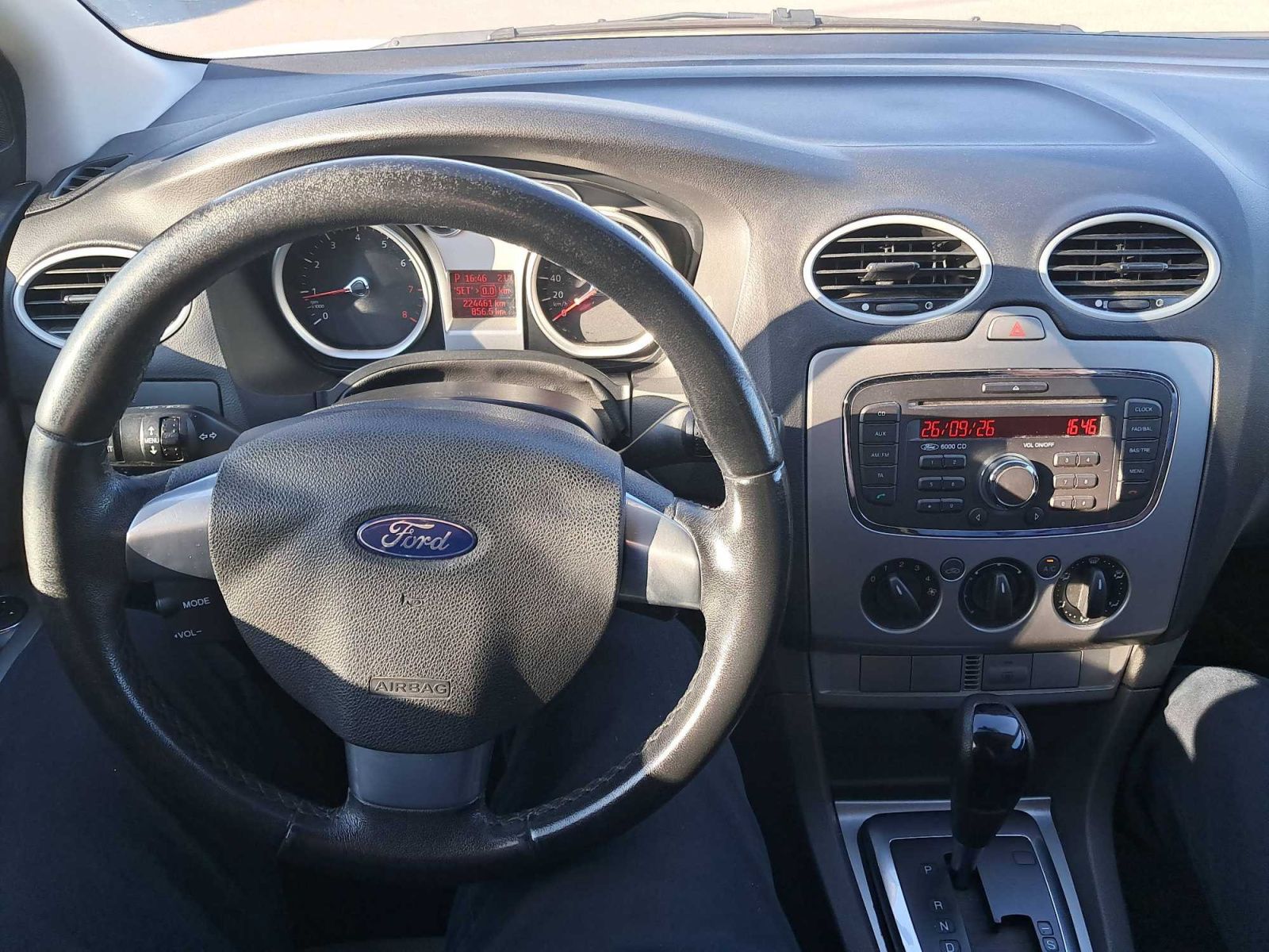 Ford Focus, 1.6 16V, Automat, po STK - fotka 3