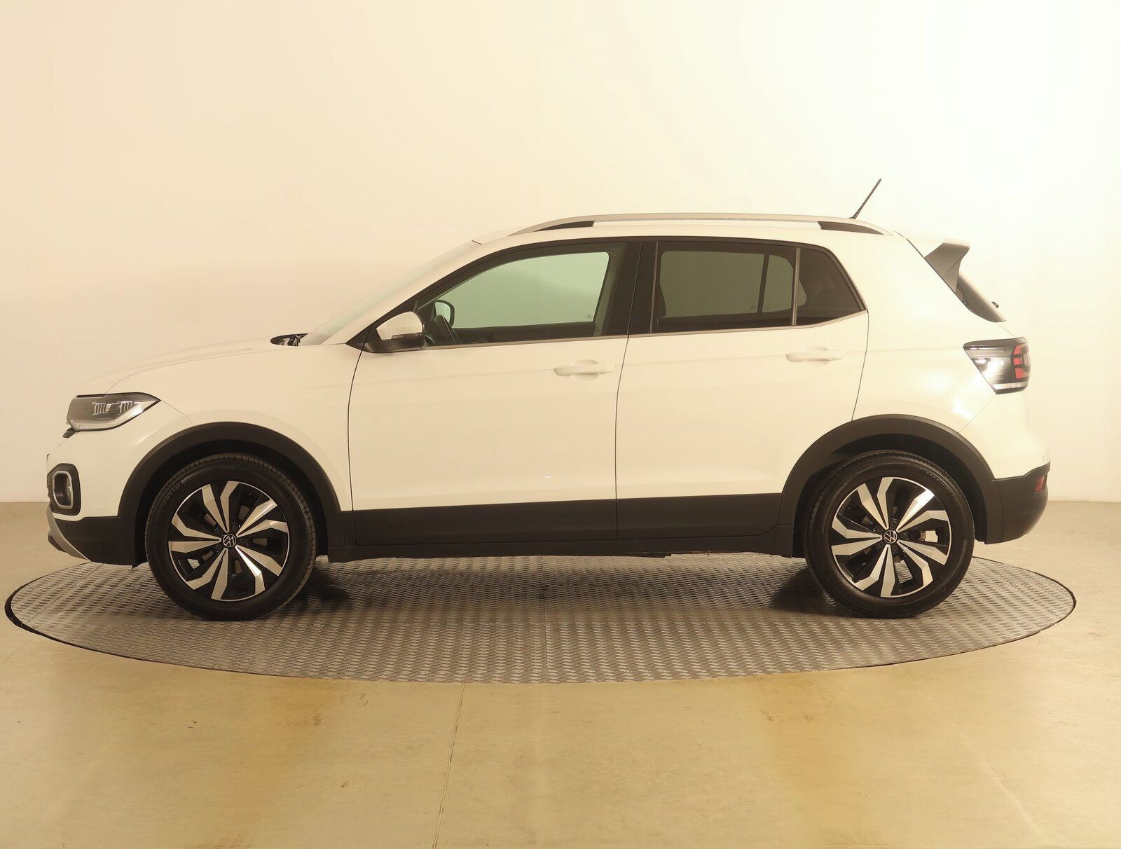 Volkswagen T-Cross, 1.0 TSI, Automat, Serv.kniha - fotka 3