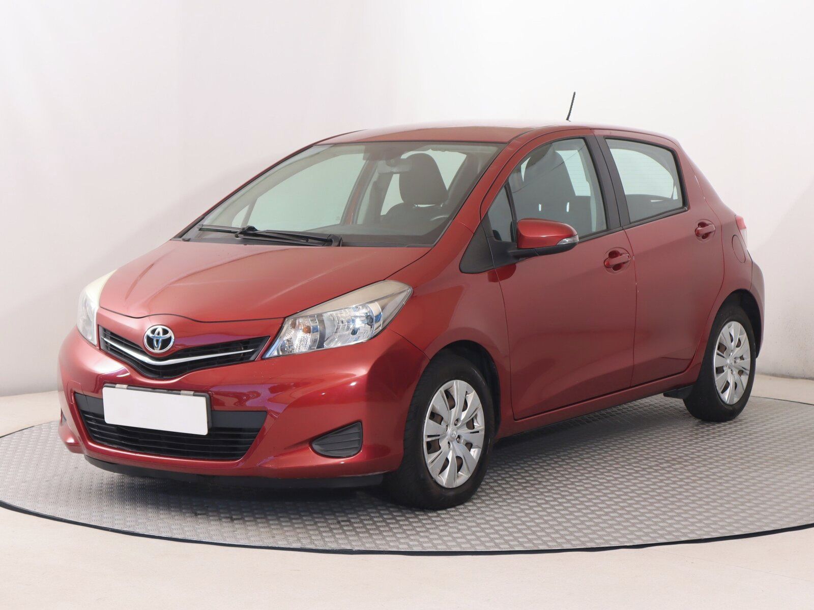 Toyota Yaris, 1.0 VVT-i, Serv.kniha - fotka 2