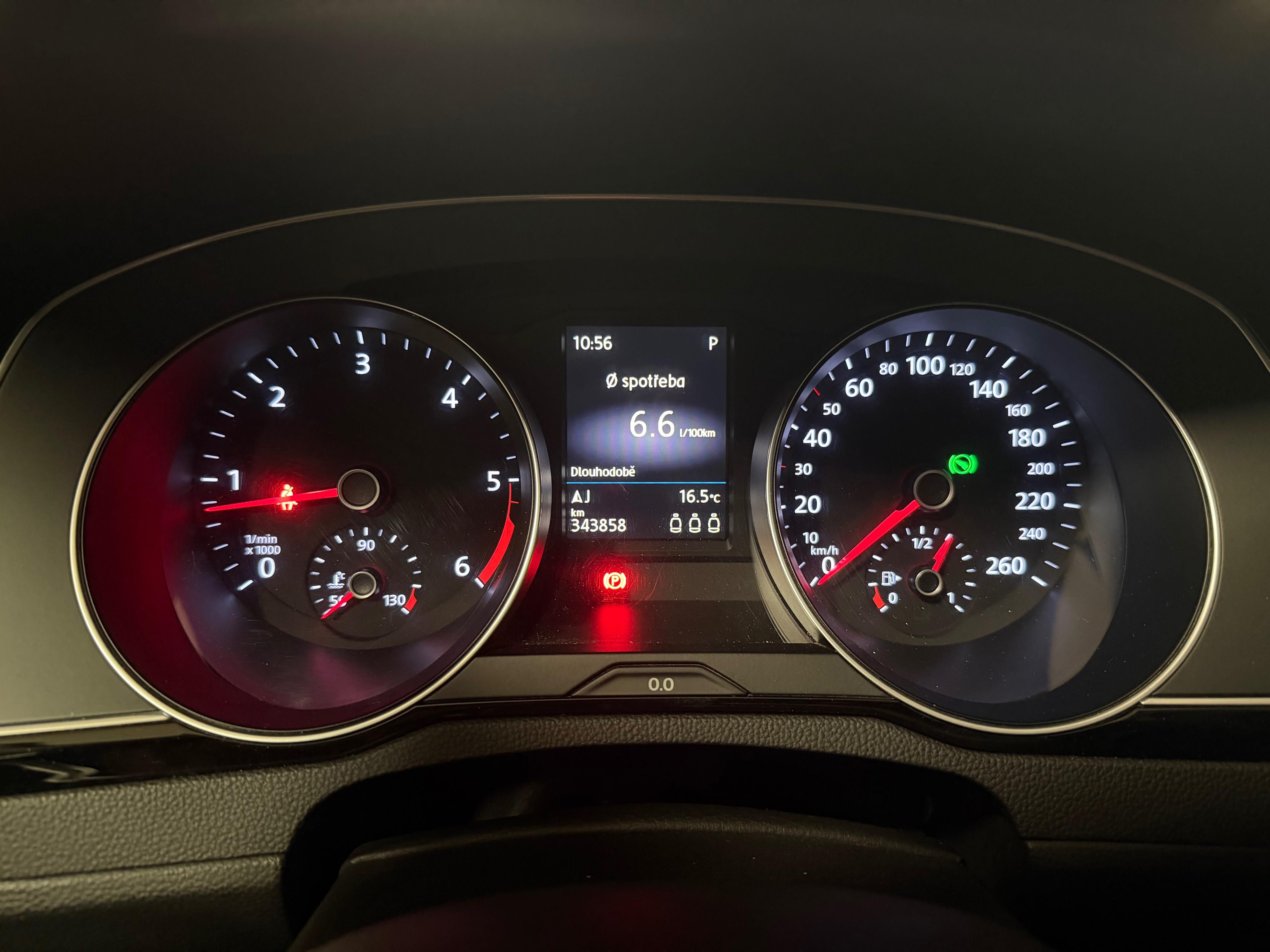 Volkswagen Passat, 2.0TDI 140kw Highline - fotka 4