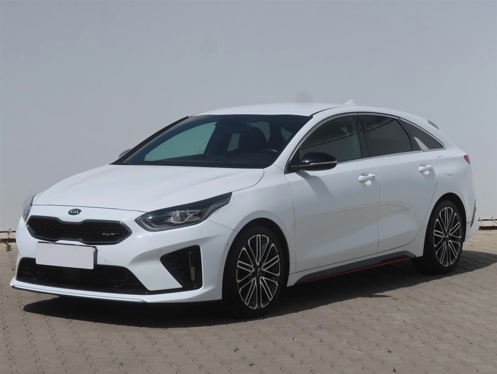 Kia ProCeed, GT 1.6 T-GDI, Automat - fotka 2