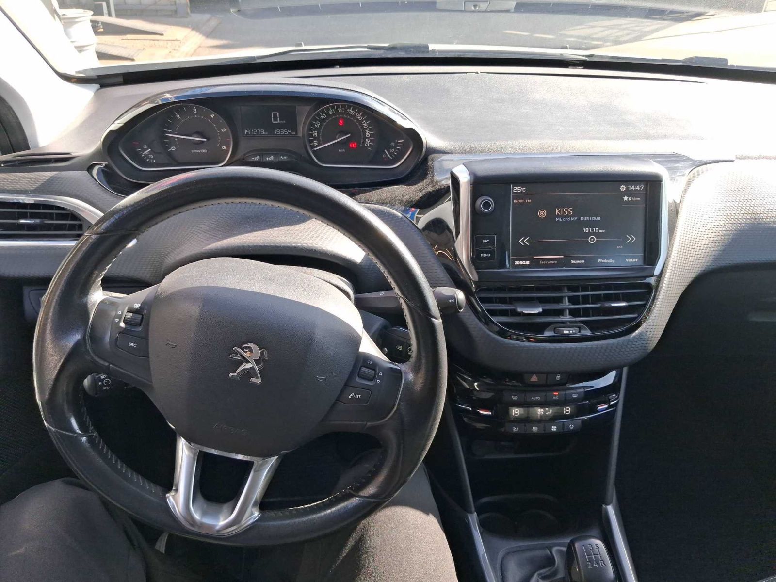 Peugeot 2008, 1.6 BlueHDi - fotka 3