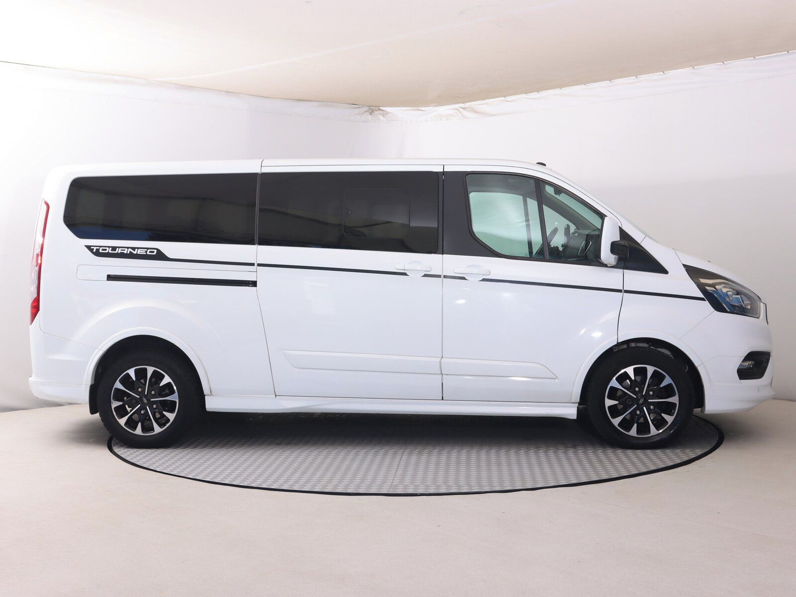 Ford Tourneo Custom, 2.0 EcoBlue, Sport, DPH - fotka 6