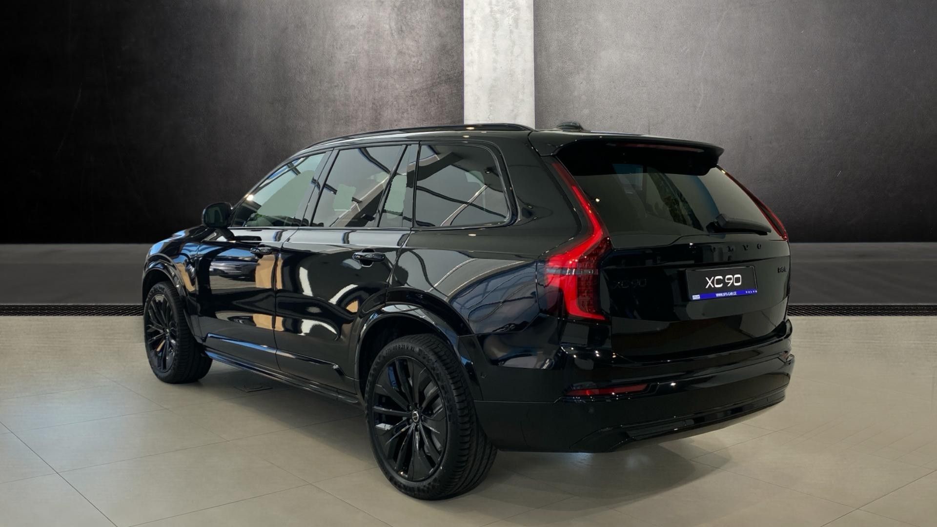 Volvo XC90, PLUS BLACK EDITION, B5 AWD, 18 - fotka 5