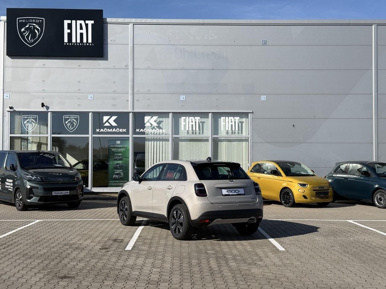 Fiat 600, Icon 1.2 Turbo Hybrid 145k - fotka 4