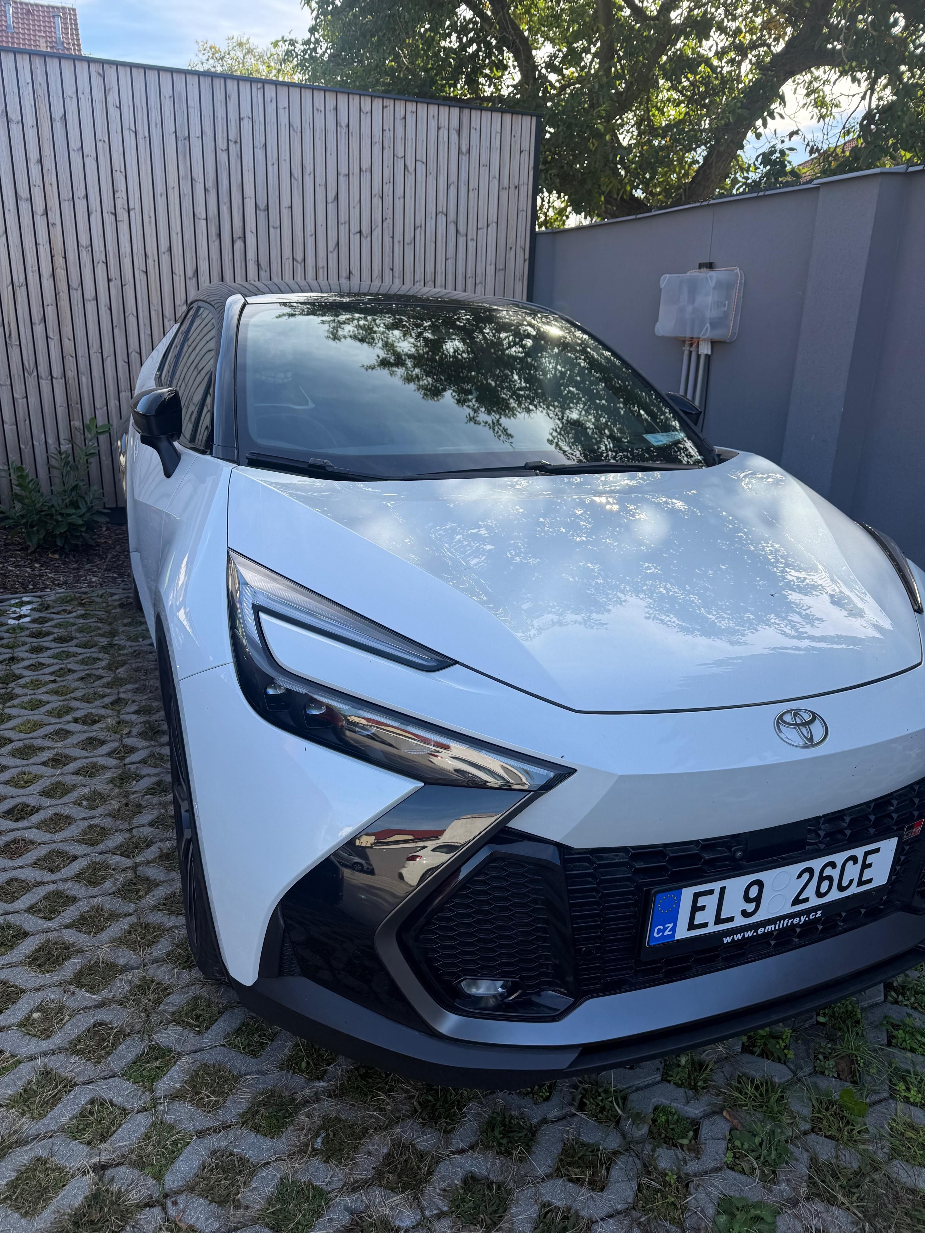 Toyota C-HR, C-HR GR Sport Premiere PHEV - fotka 2
