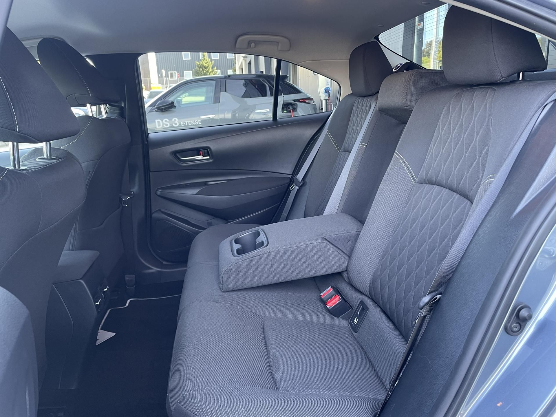 Toyota Corolla, COMFORT STYLE 1.8 Hyb. 90 kW - fotka 5