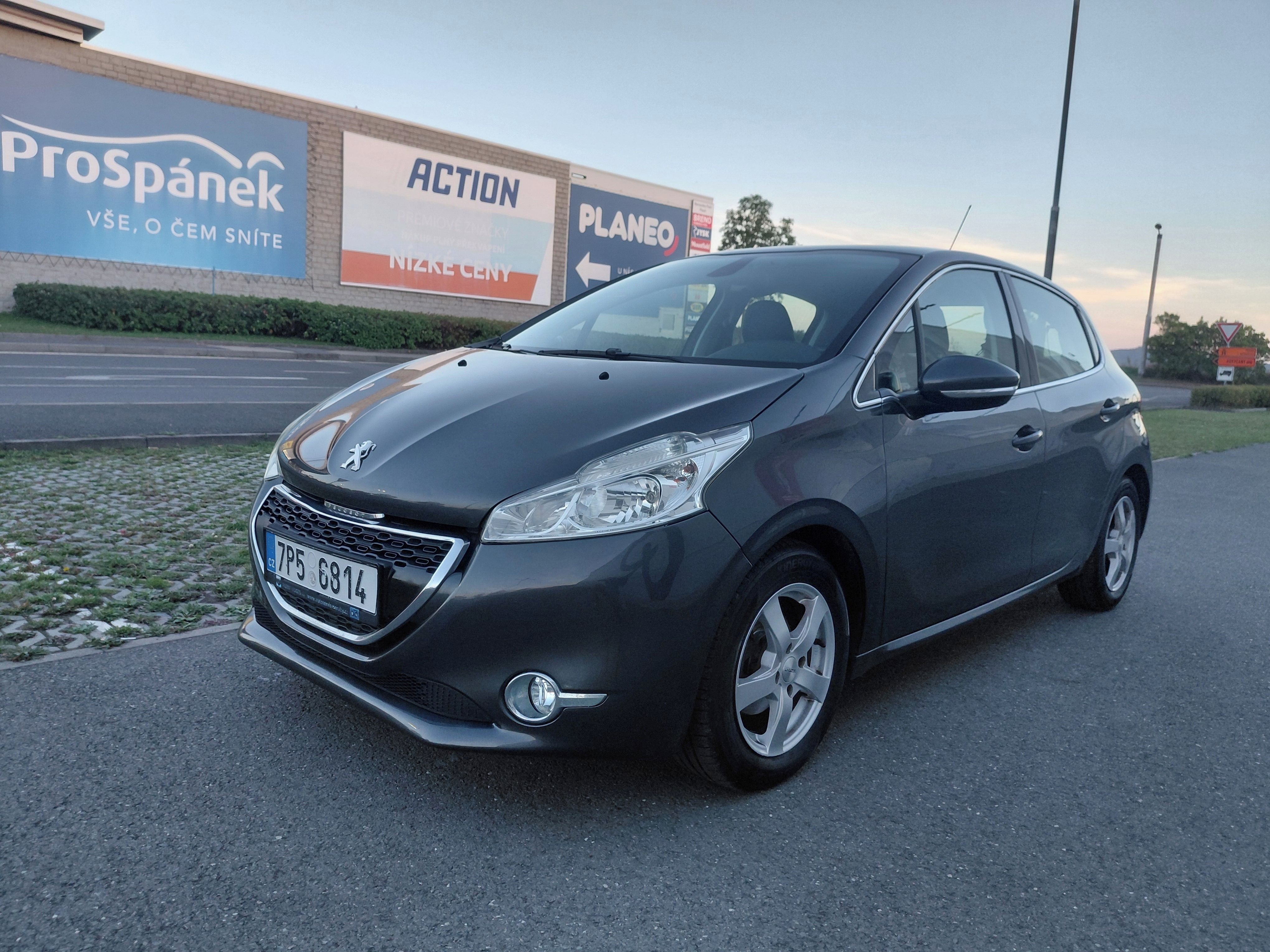 Peugeot 208, 1.2i 2.MAJ,PĚKNÉ+ZIMNÍ KOLA - fotka 3