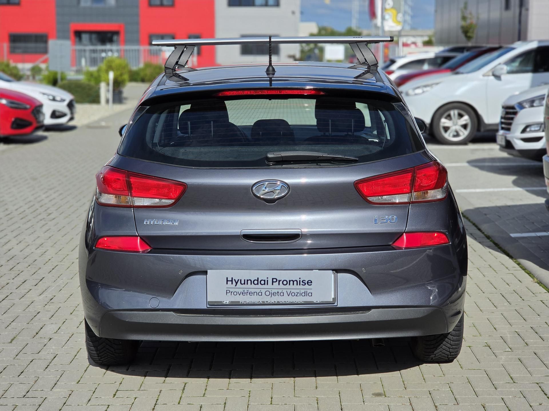 Hyundai i30, 1,4i 73kW HB - fotka 4